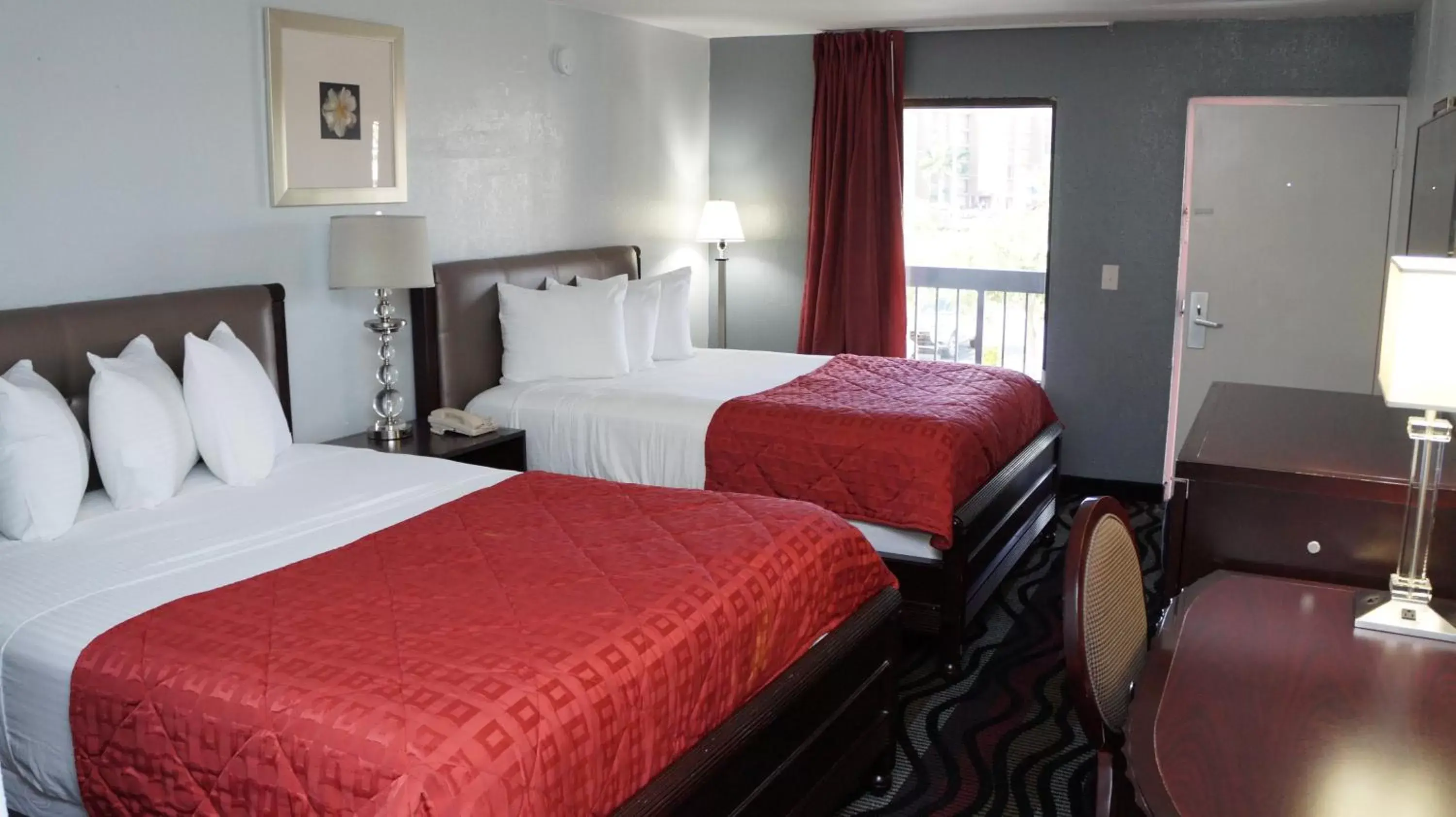 Bedroom, Bed in Riverview Inn