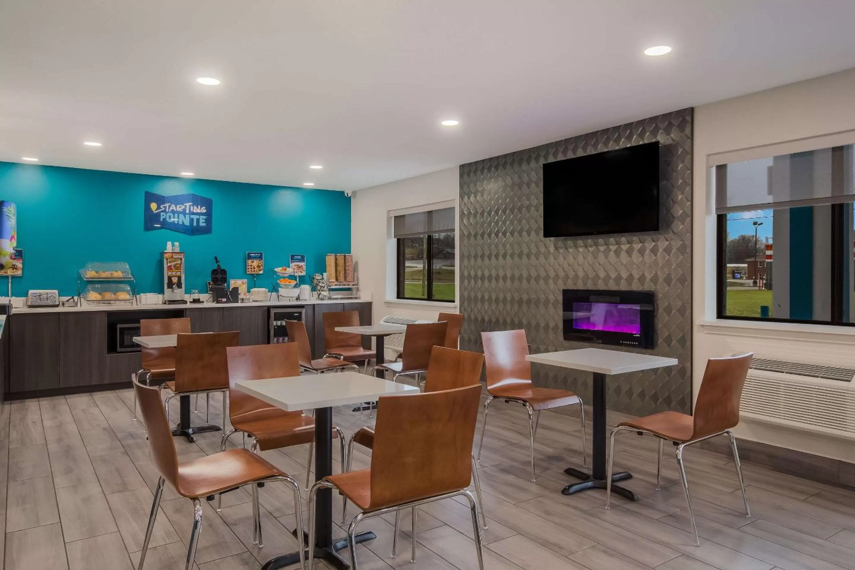 Breakfast in Clarion Pointe Harrodsburg-Danville