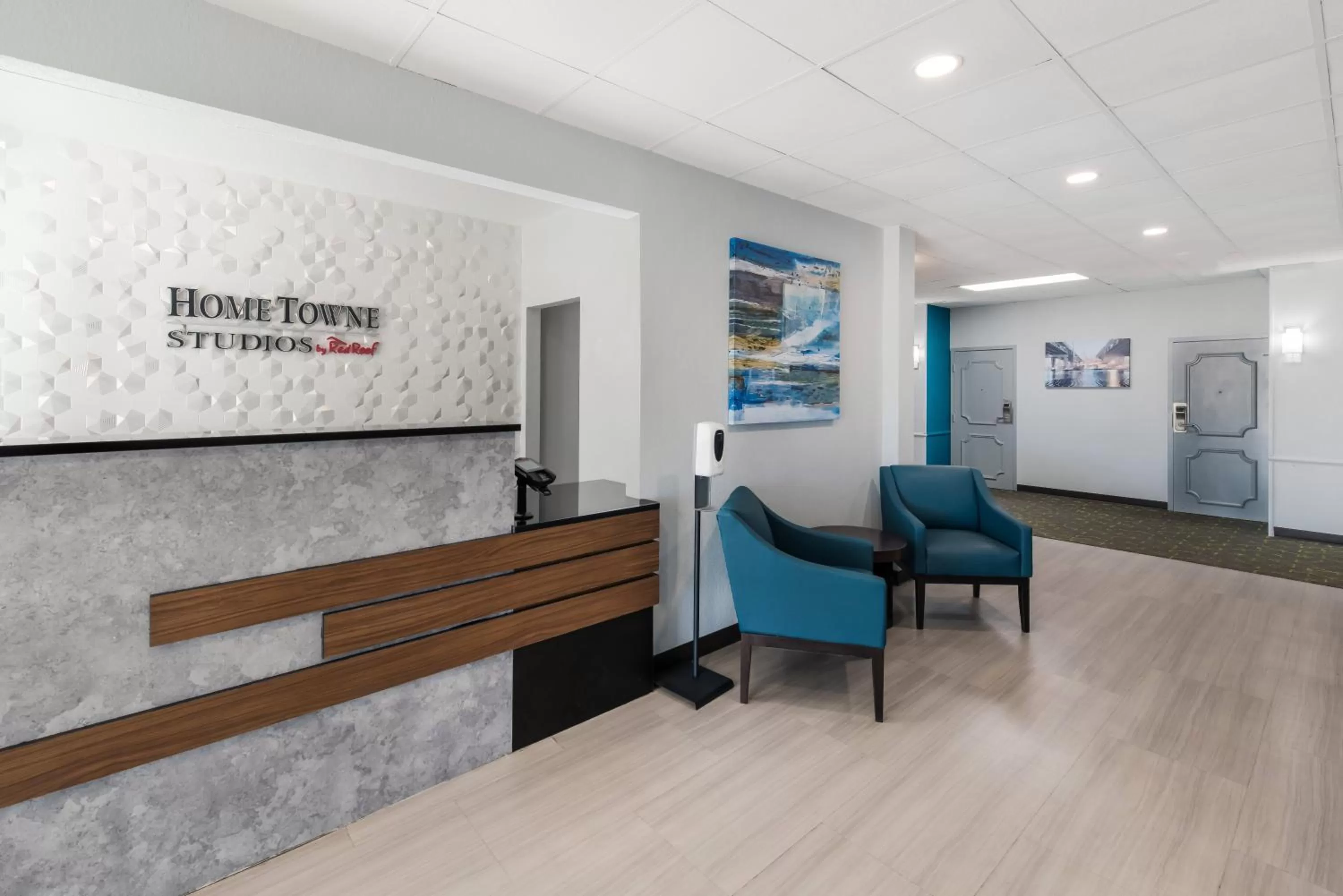 Lobby or reception in HomeTowne Studios by Red Roof Newport News - Hampton West