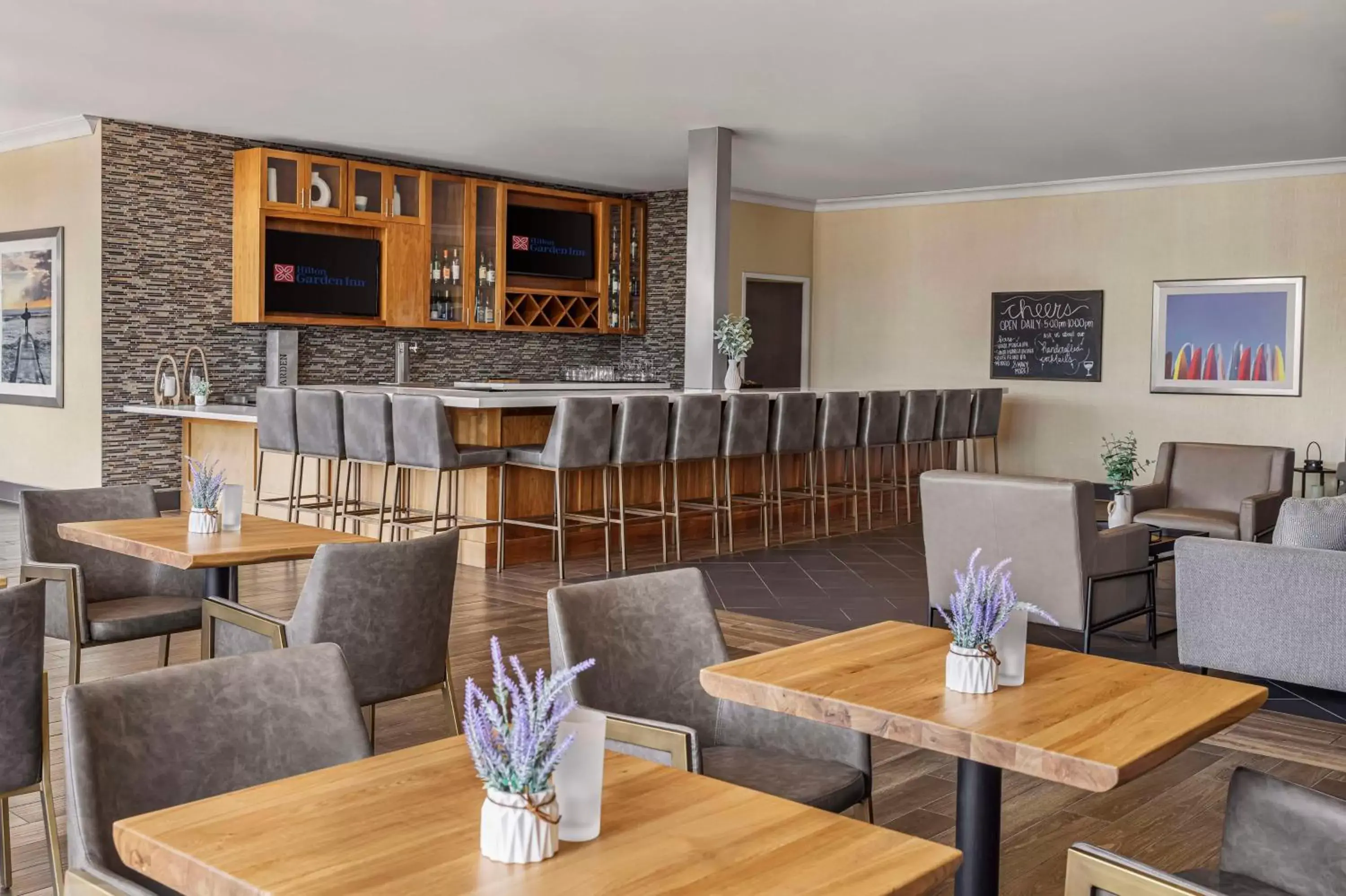 Lounge or bar, Restaurant/Places to Eat in Hilton Garden Inn Los Angeles/Redondo Beach