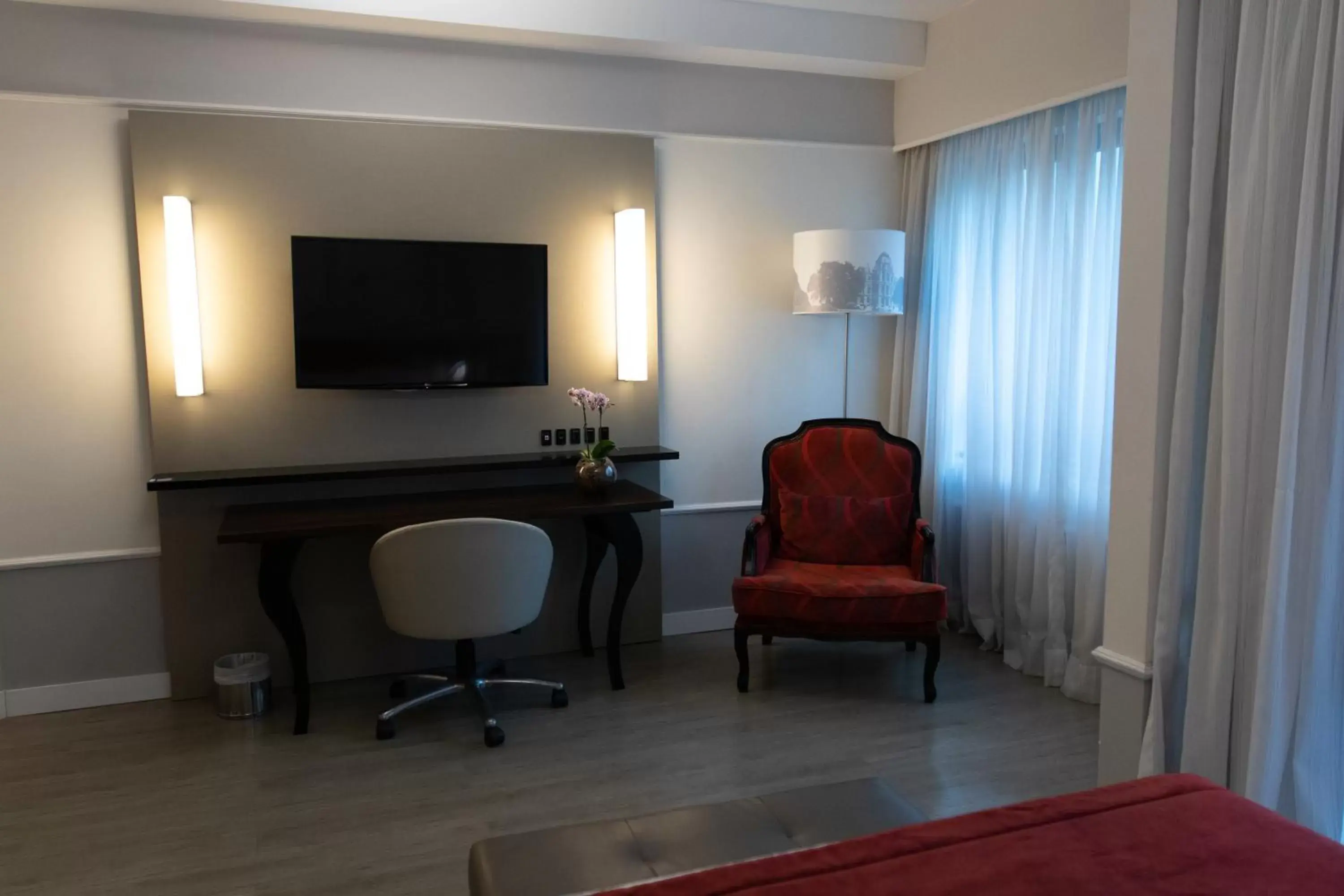 Bedroom, TV/Entertainment Center in Blue Tree Premium Paulista