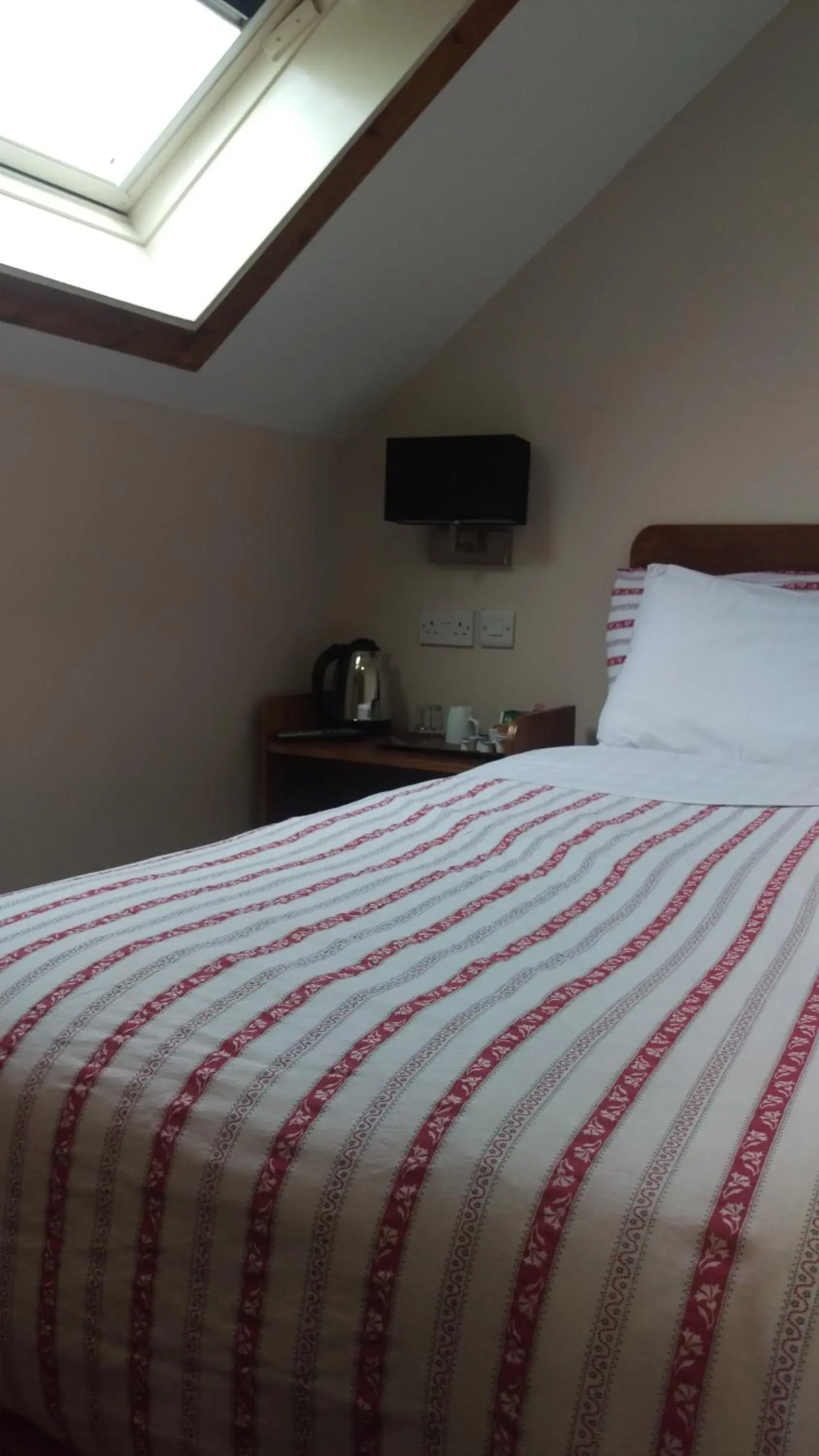 Bedroom, Bed in Edinburgh House Hotel - B&B