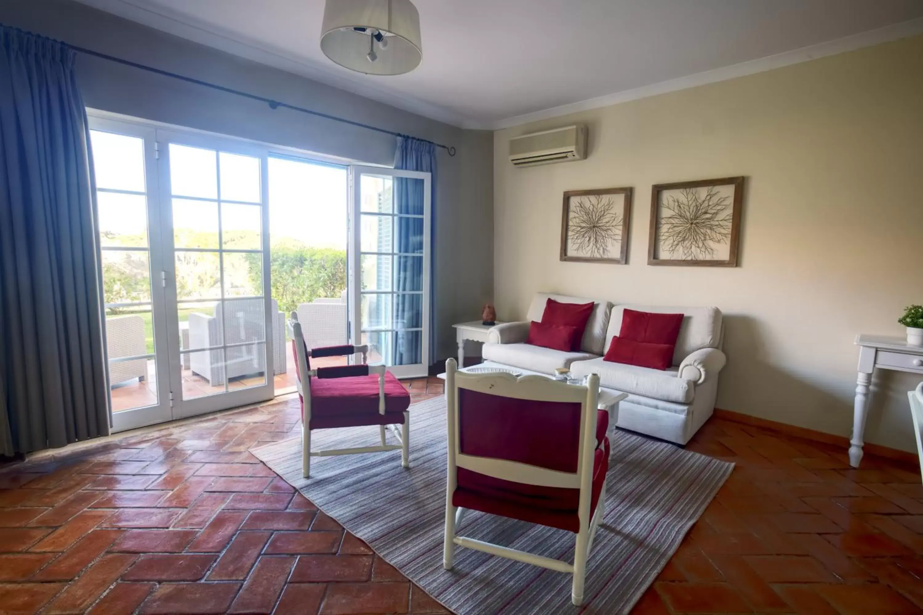 Living room, Seating Area in Cegonha Country Club