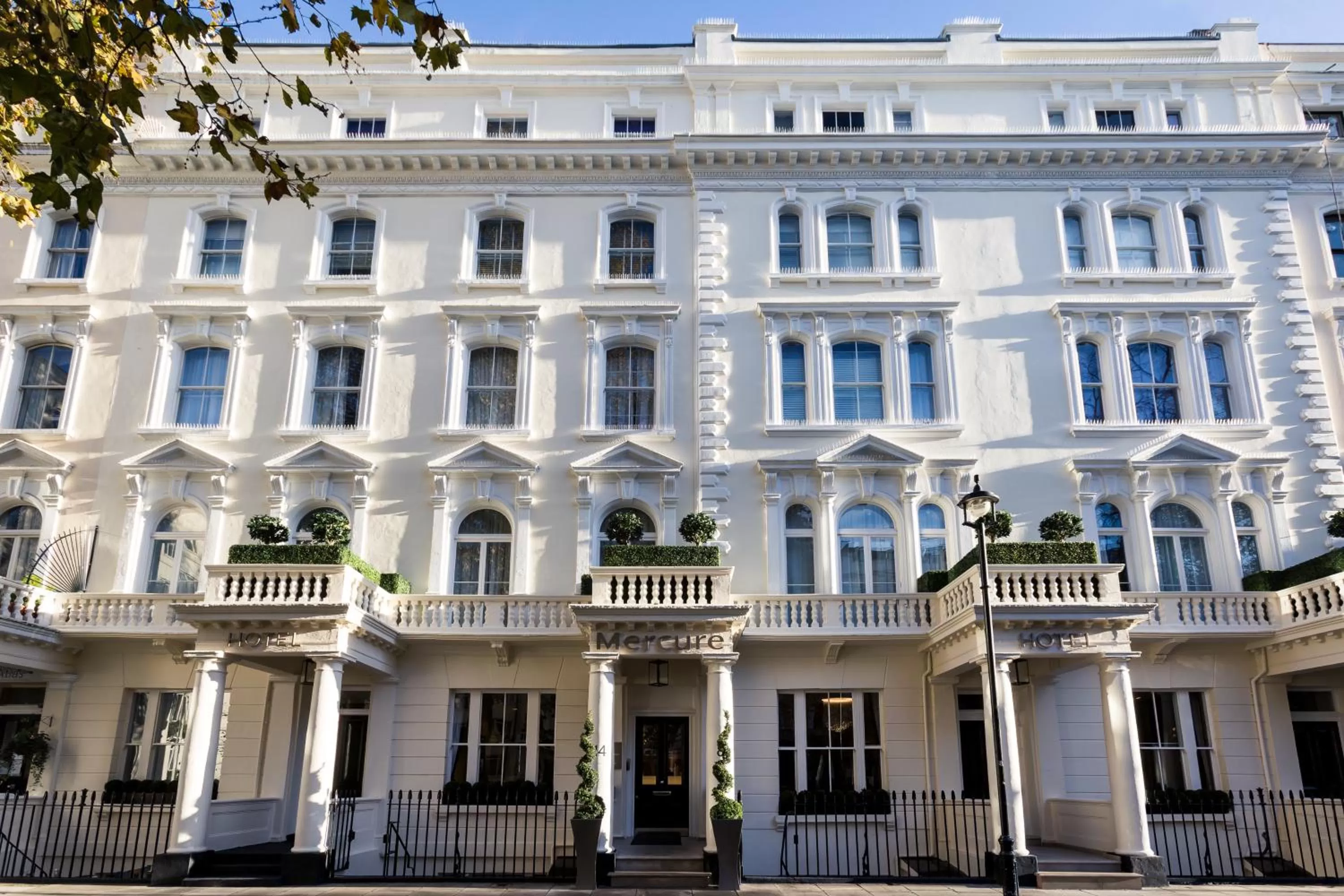 Property building in Mercure London Hyde Park Hotel