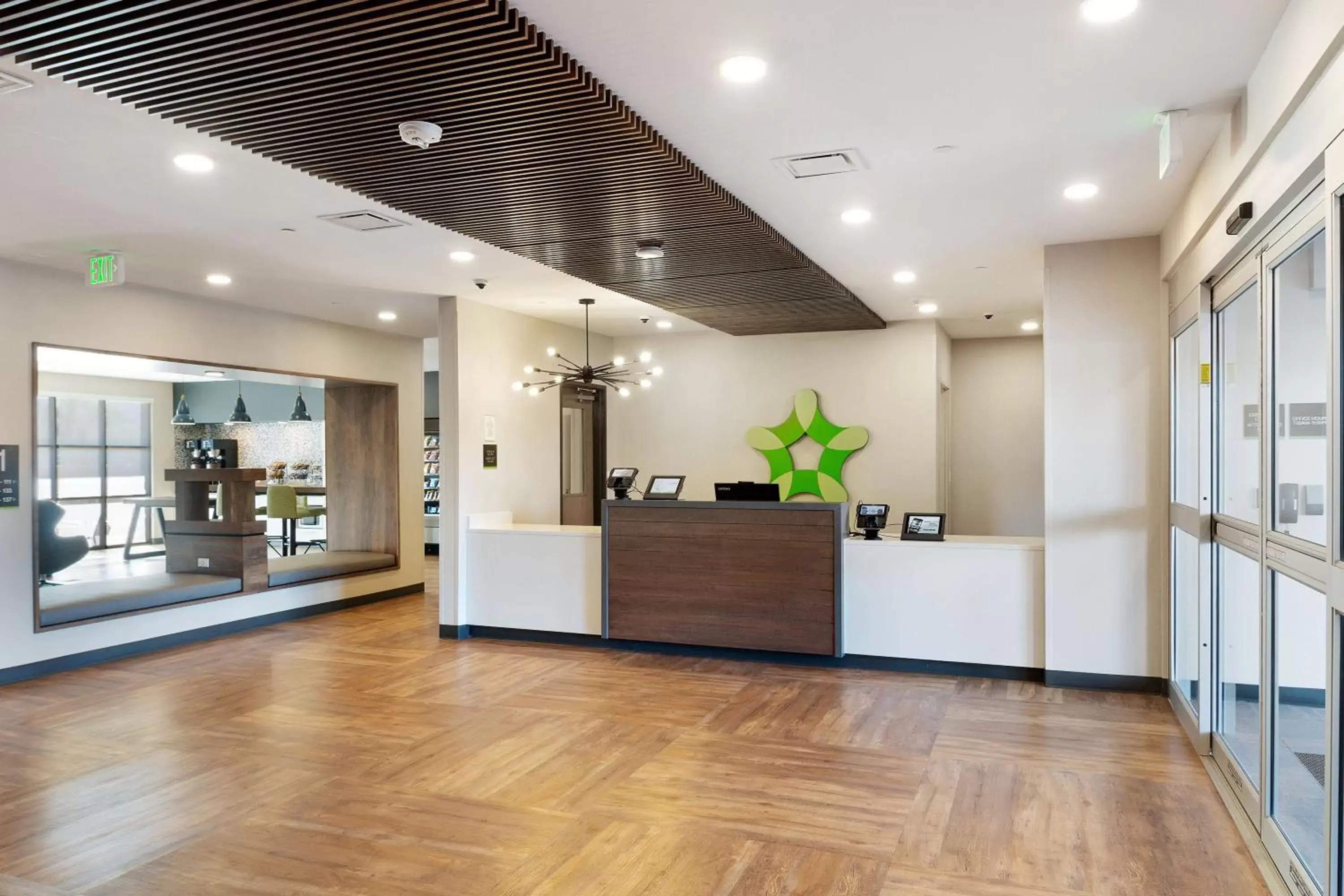 Lobby or reception in Extended Stay America Premier Suites - Phoenix - Chandler - Downtown Lobby or reception in Extended Stay America Premier Suites - Phoenix - Chandler - Downtown