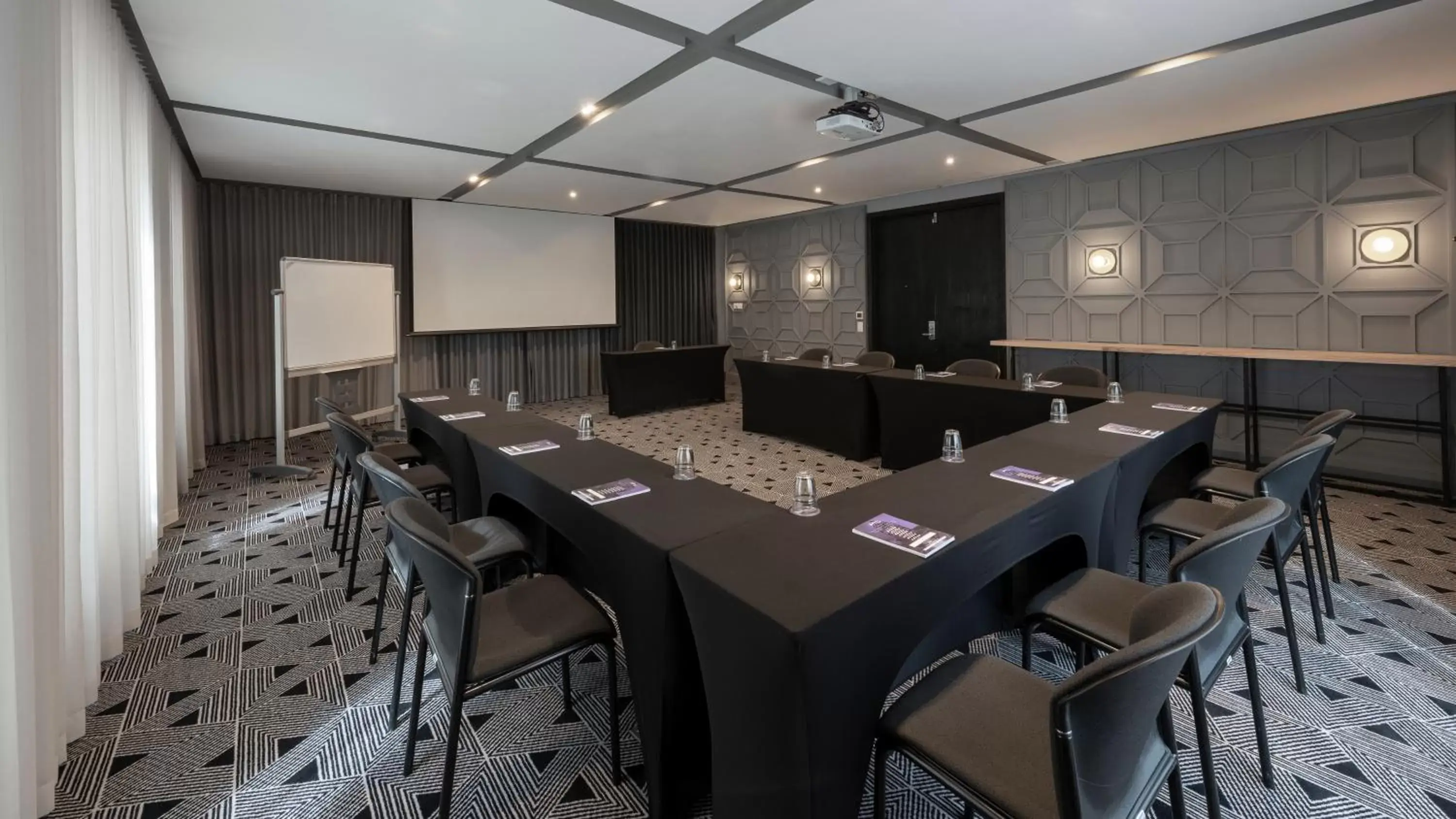 Meeting/conference room in Pullman Cape Town City Centre