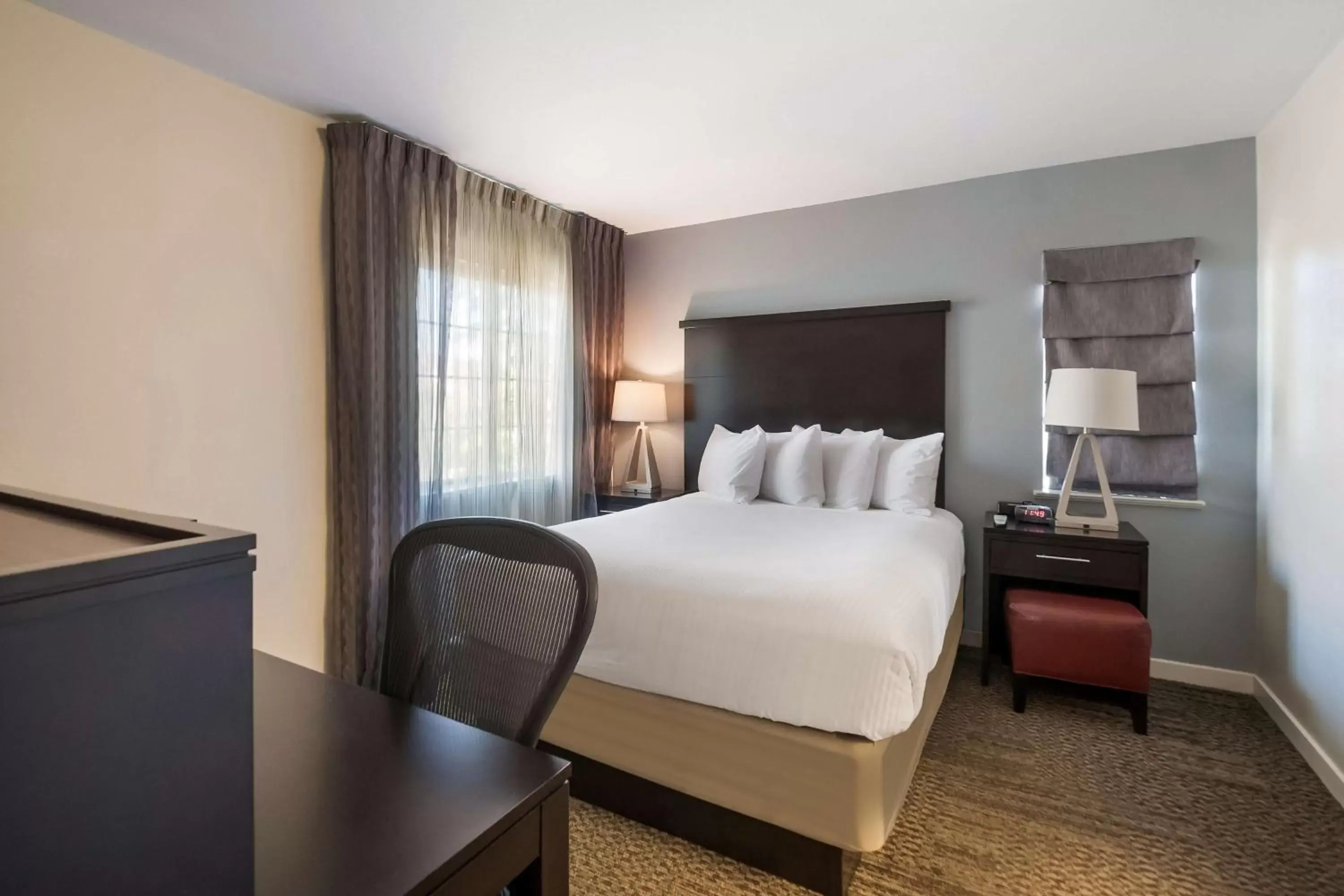 Bedroom, Bed in Sonesta ES Suites Dulles Airport