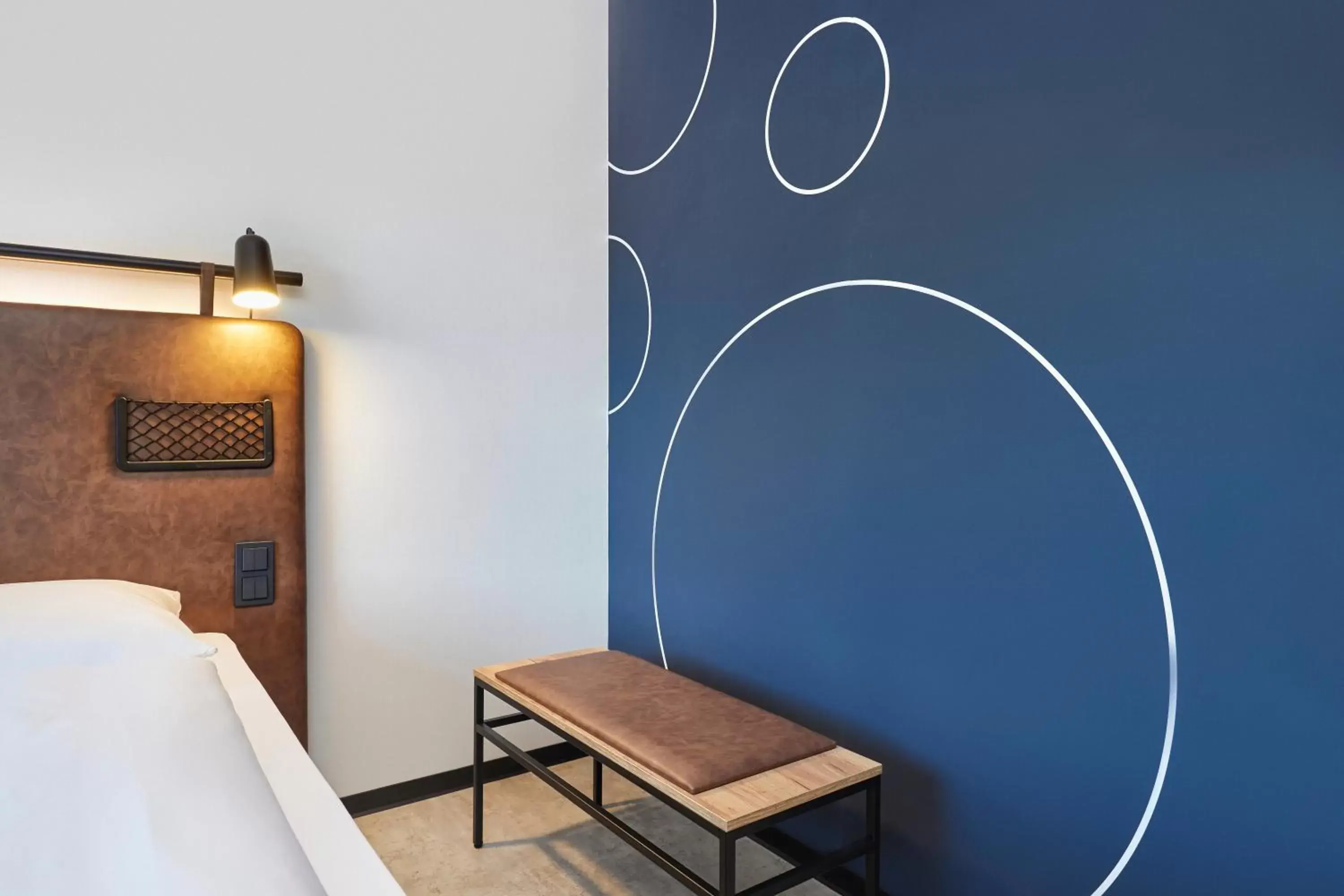 Decorative detail, Bed in H2 Hotel Düsseldorf City Decorative detail, Bed in H2 Hotel Düsseldorf City