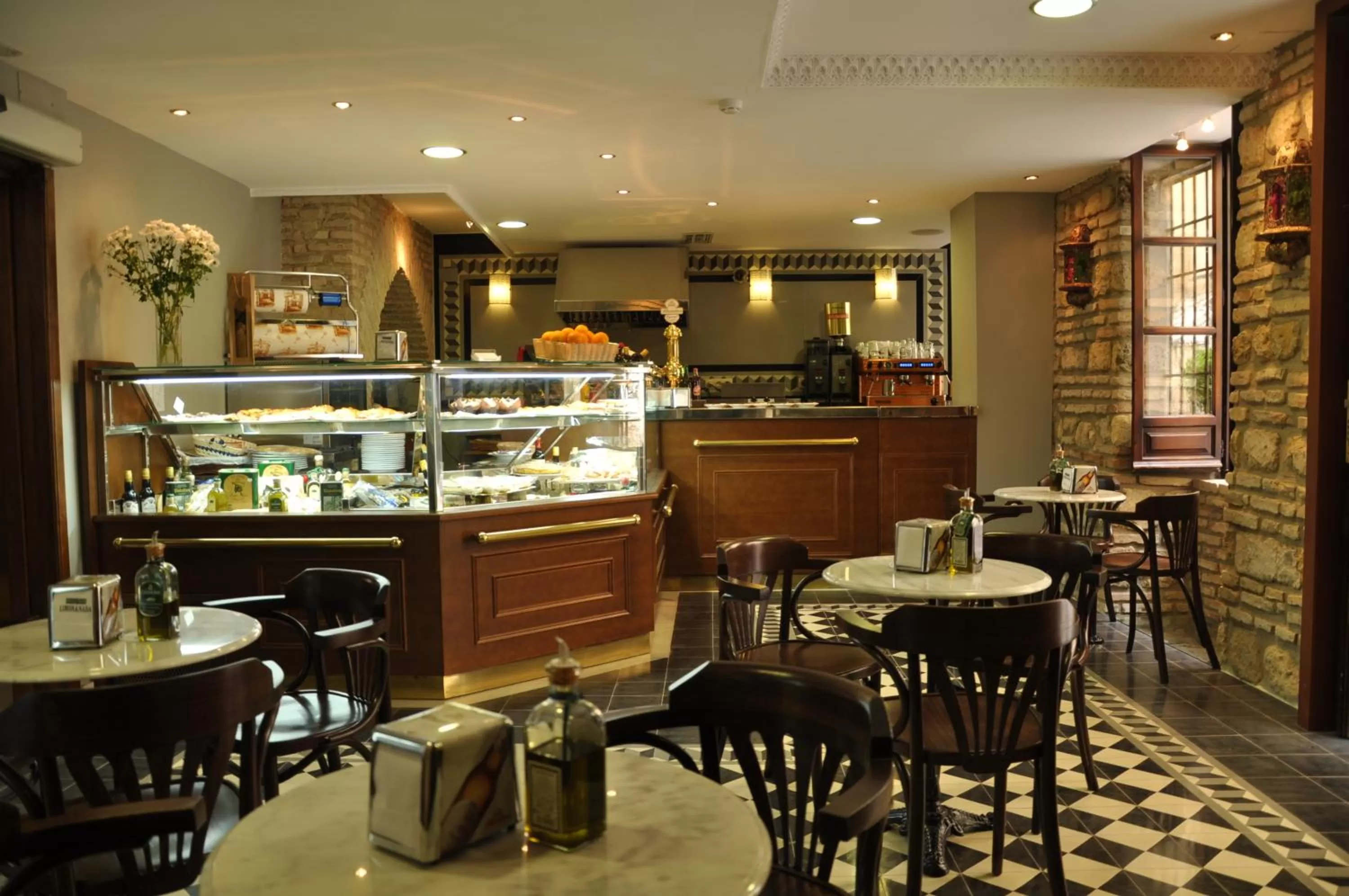 Restaurant/places to eat in Hotel Posada de Vallina by MiRa