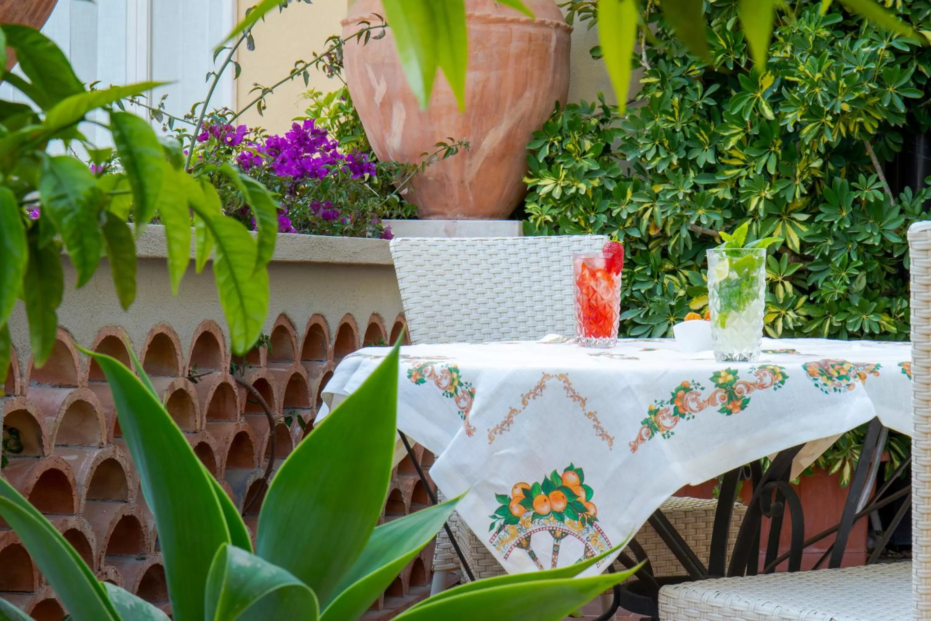 Patio in Hotel Villa Taormina