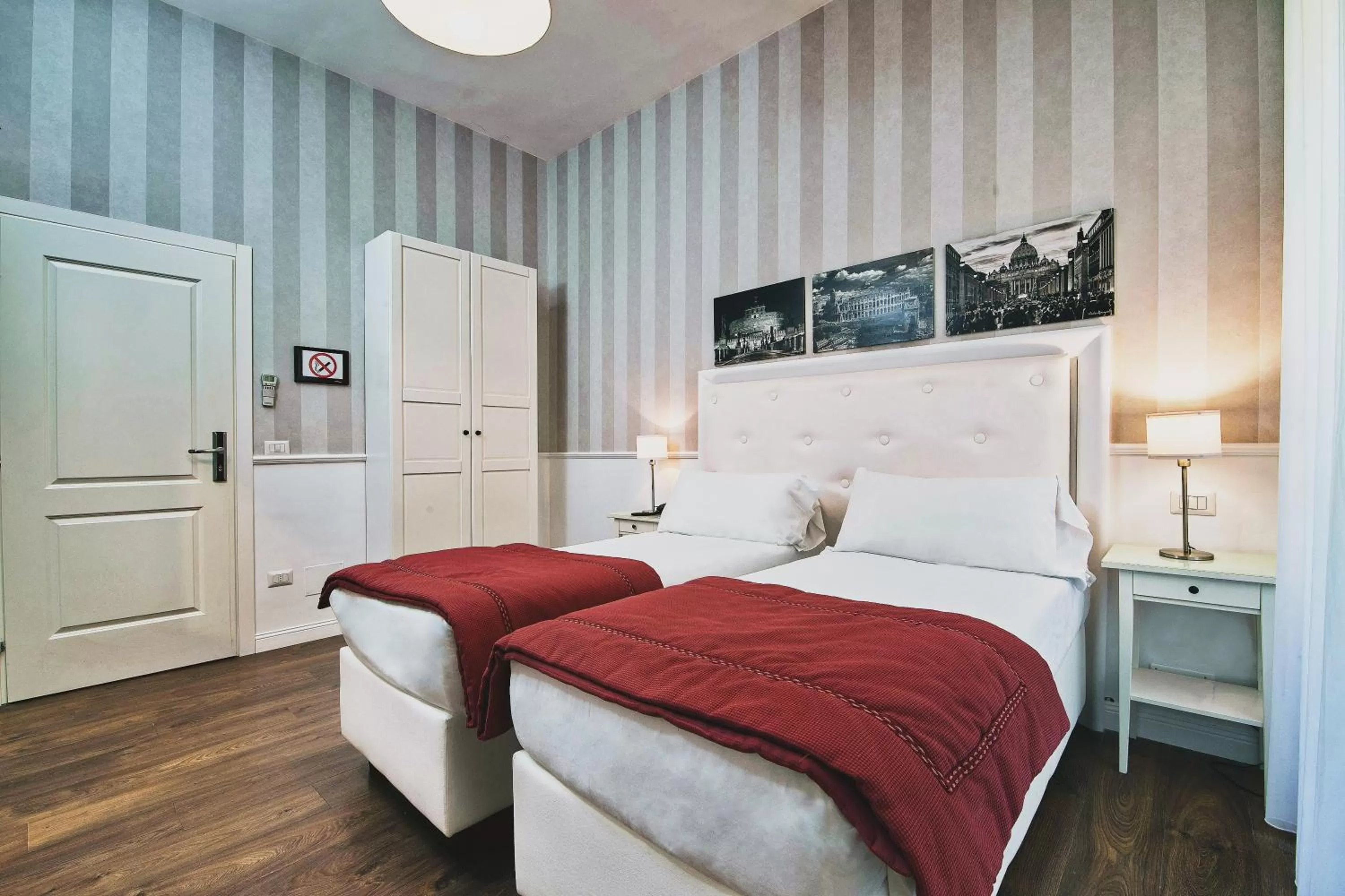 Photo of the whole room, Bed in Star Vatican Rooms