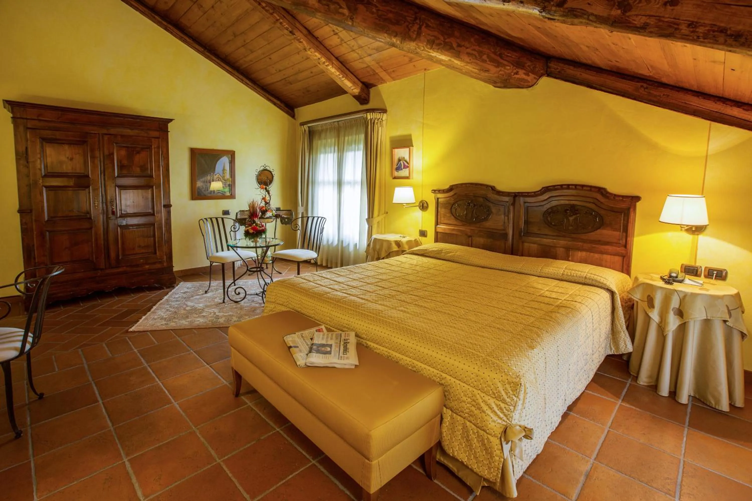 Photo of the whole room, Bed in Romantic Hotel Furno