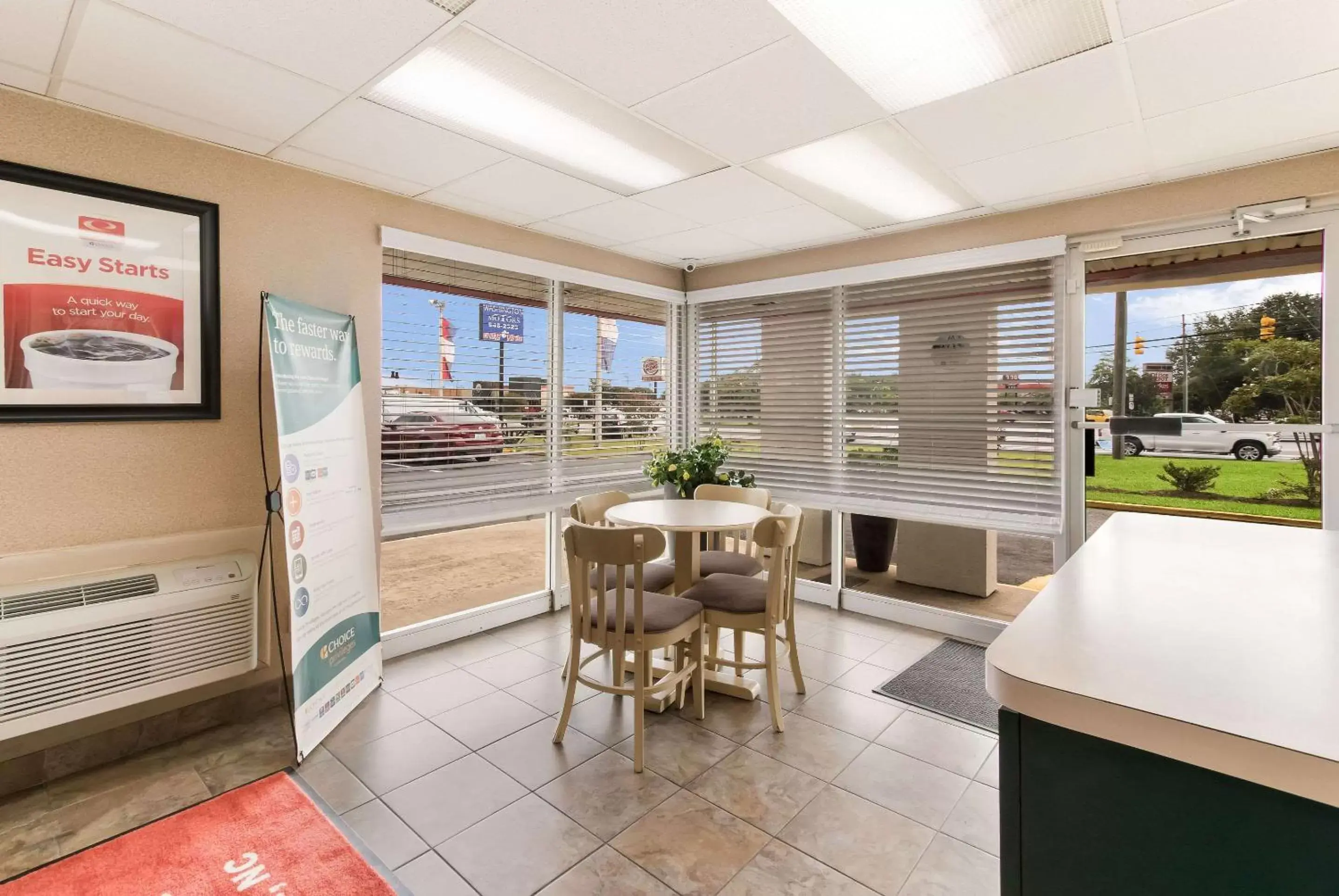 Lobby or reception in Econo Lodge North Washington