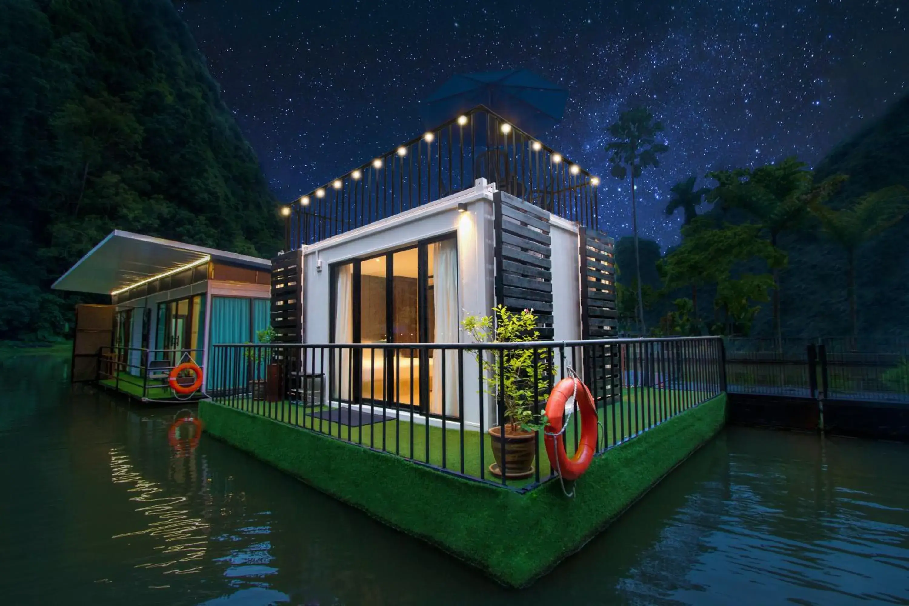 Malayana Floating Villa at Theme Park - 2 Adult (Theme Park closed every Tuesday) in Sunway Lost World Hotel