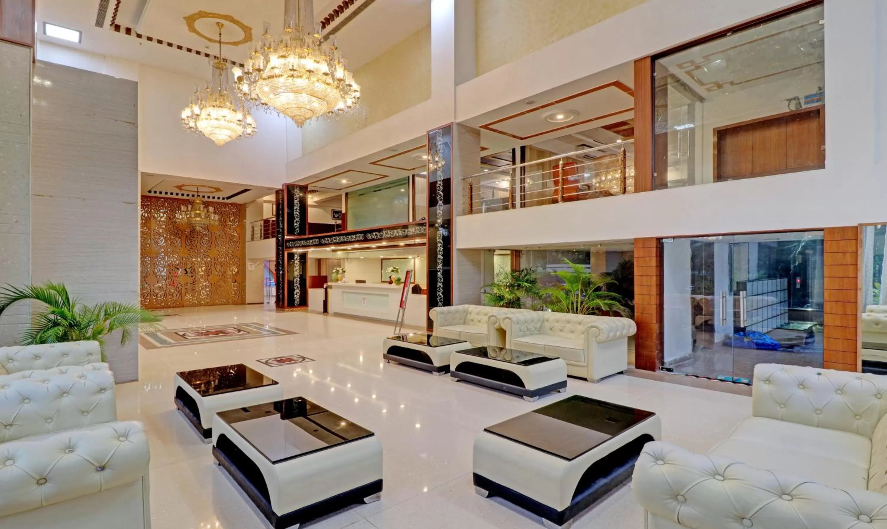 Seating area, Lobby/Reception in Treebo Tryst Pearl Avenue Ring Road