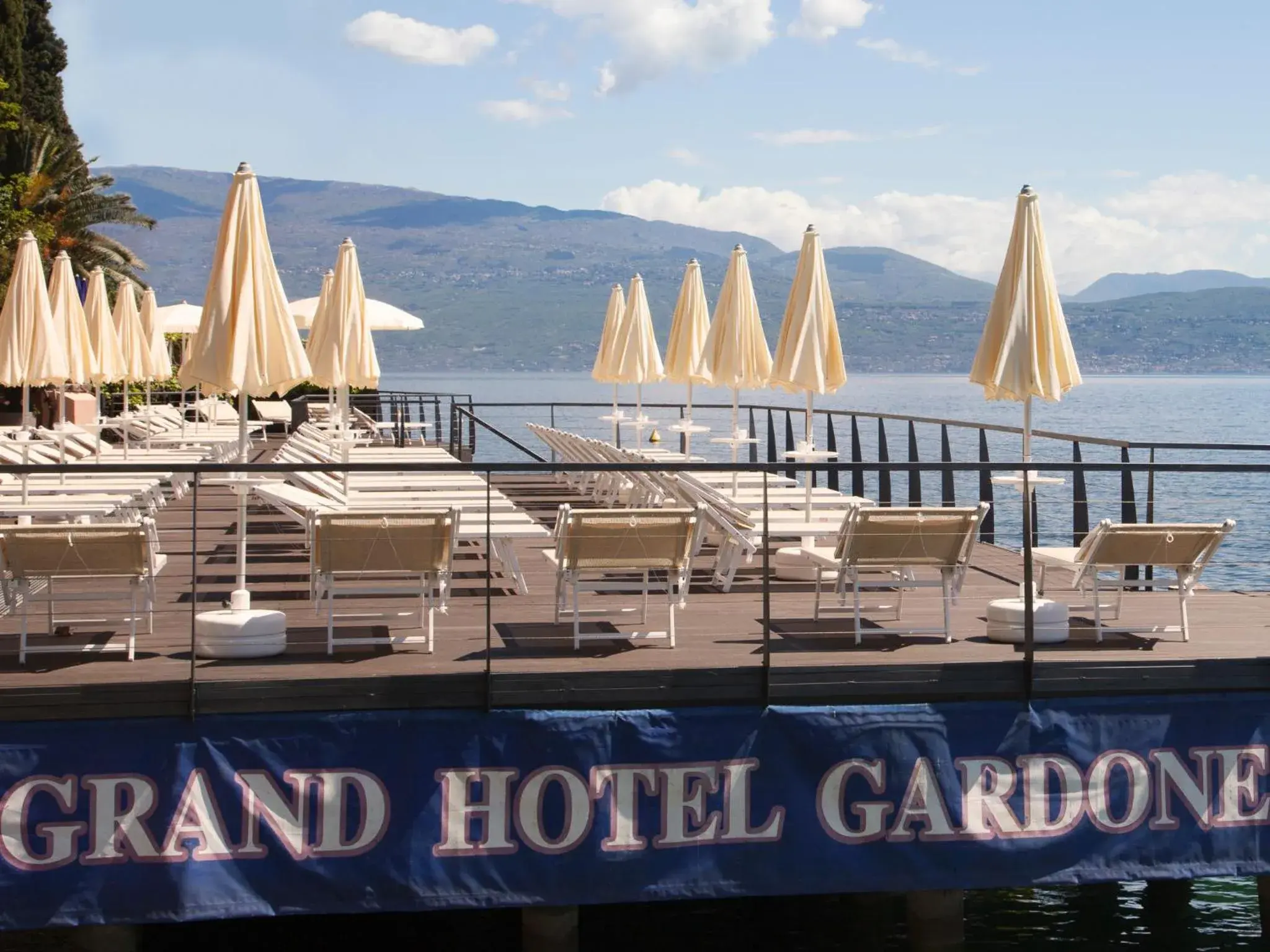 Day, Mountain View in Grand Hotel Gardone