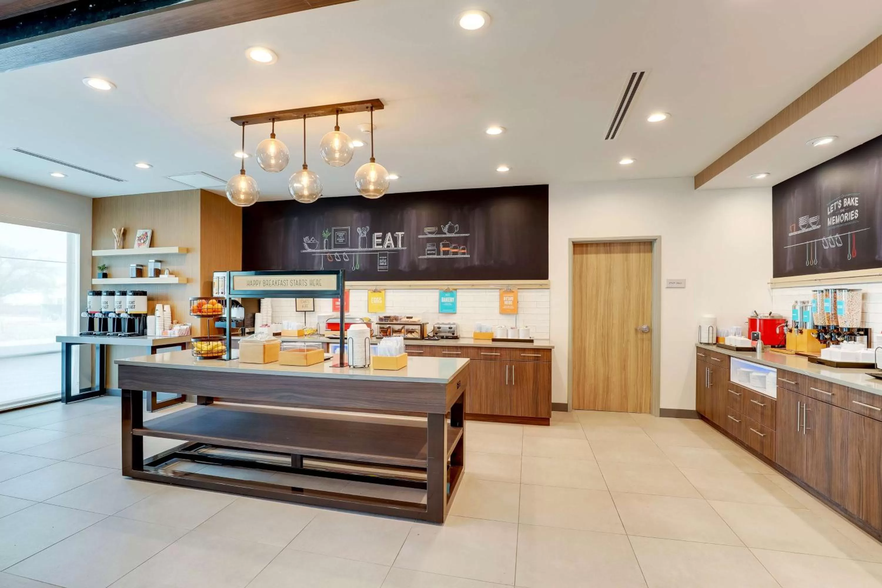 Breakfast in Hampton Inn & Suites Weatherford, Tx