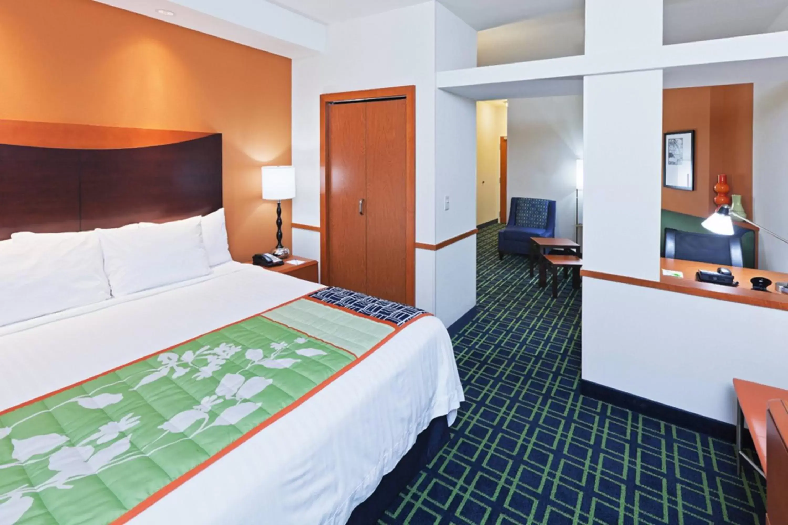 Bedroom, Bed in Fairfield Inn and Suites by Marriott Tulsa Southeast/Crossroads Village