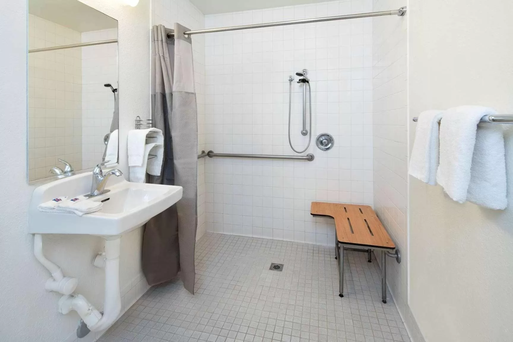 Bathroom in Motel 6-Arcadia, CA - Los Angeles - Pasadena Area