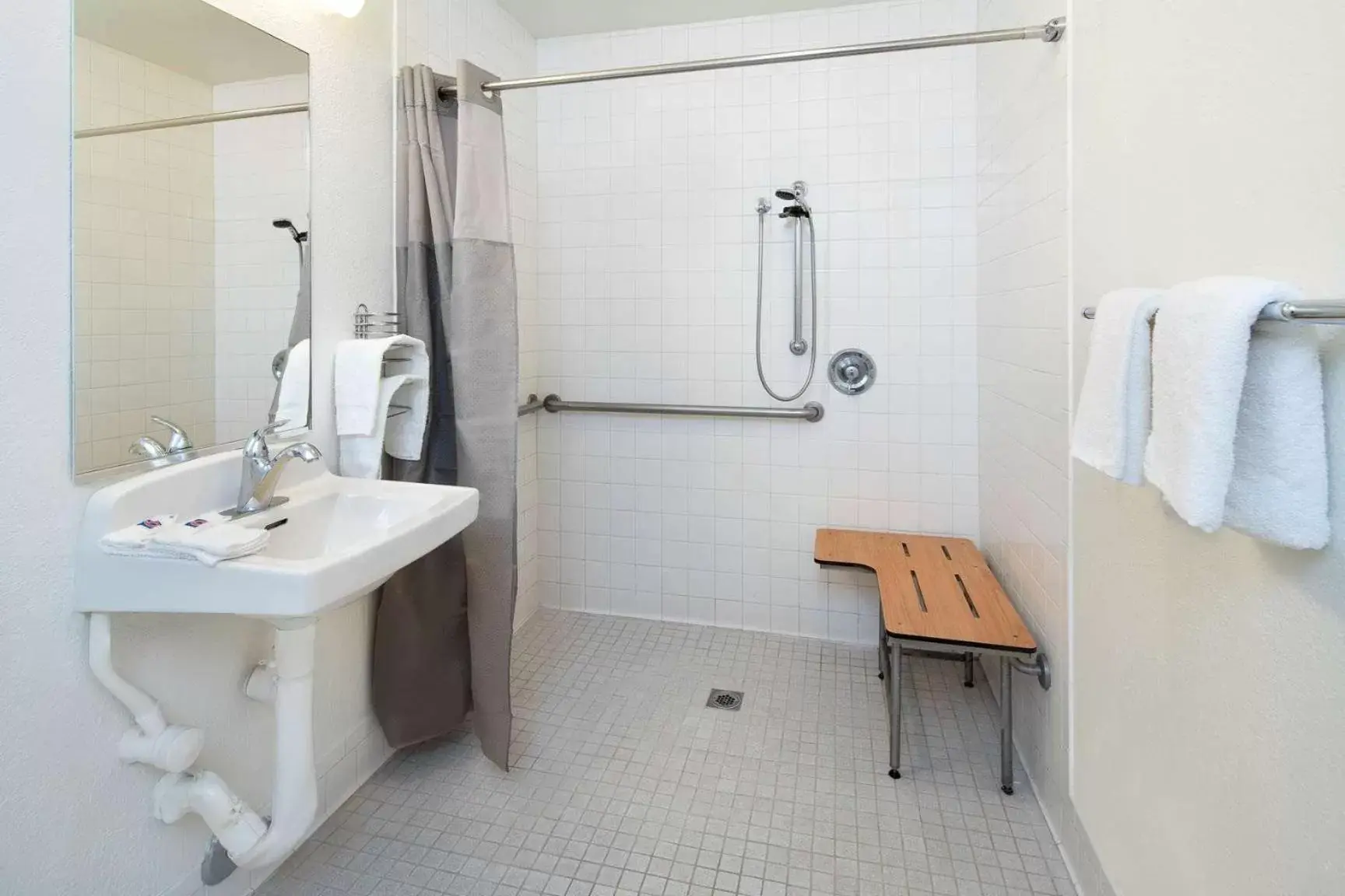 Bathroom in Motel 6-Arcadia, CA - Los Angeles - Pasadena Area