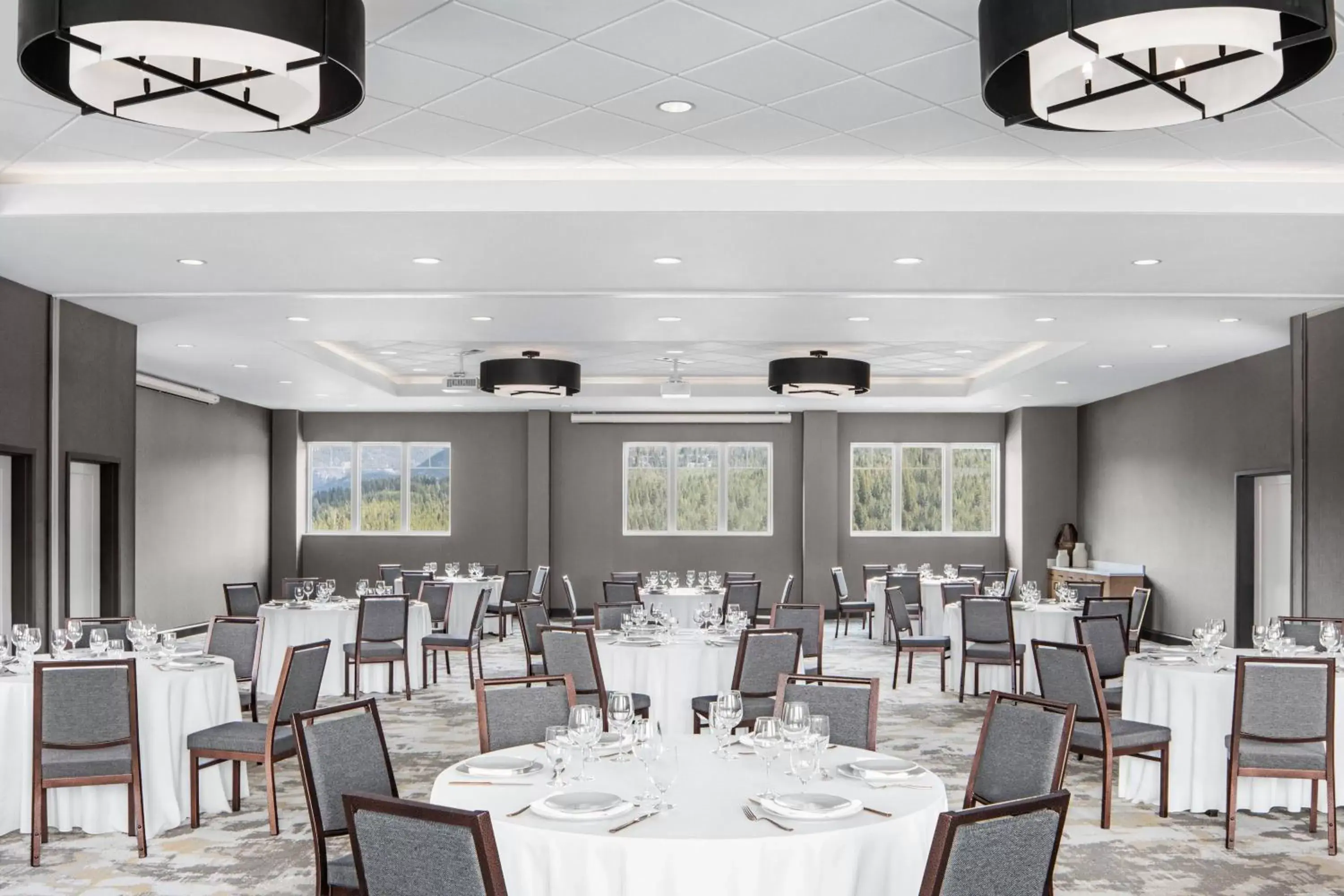 Banquet/Function facilities, Restaurant/Places to Eat in Residence Inn by Marriott Big Sky/The Wilson Hotel