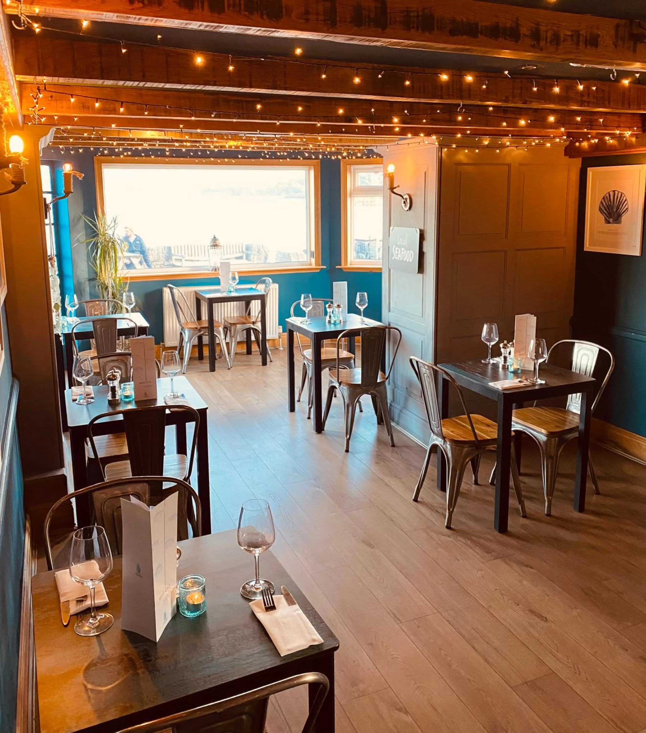 Restaurant/places to eat in Gazelle Hotel