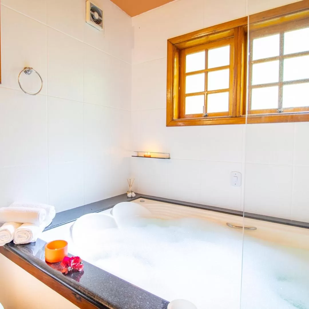 Hot Tub in Pousada Ricanto Amore Mio
