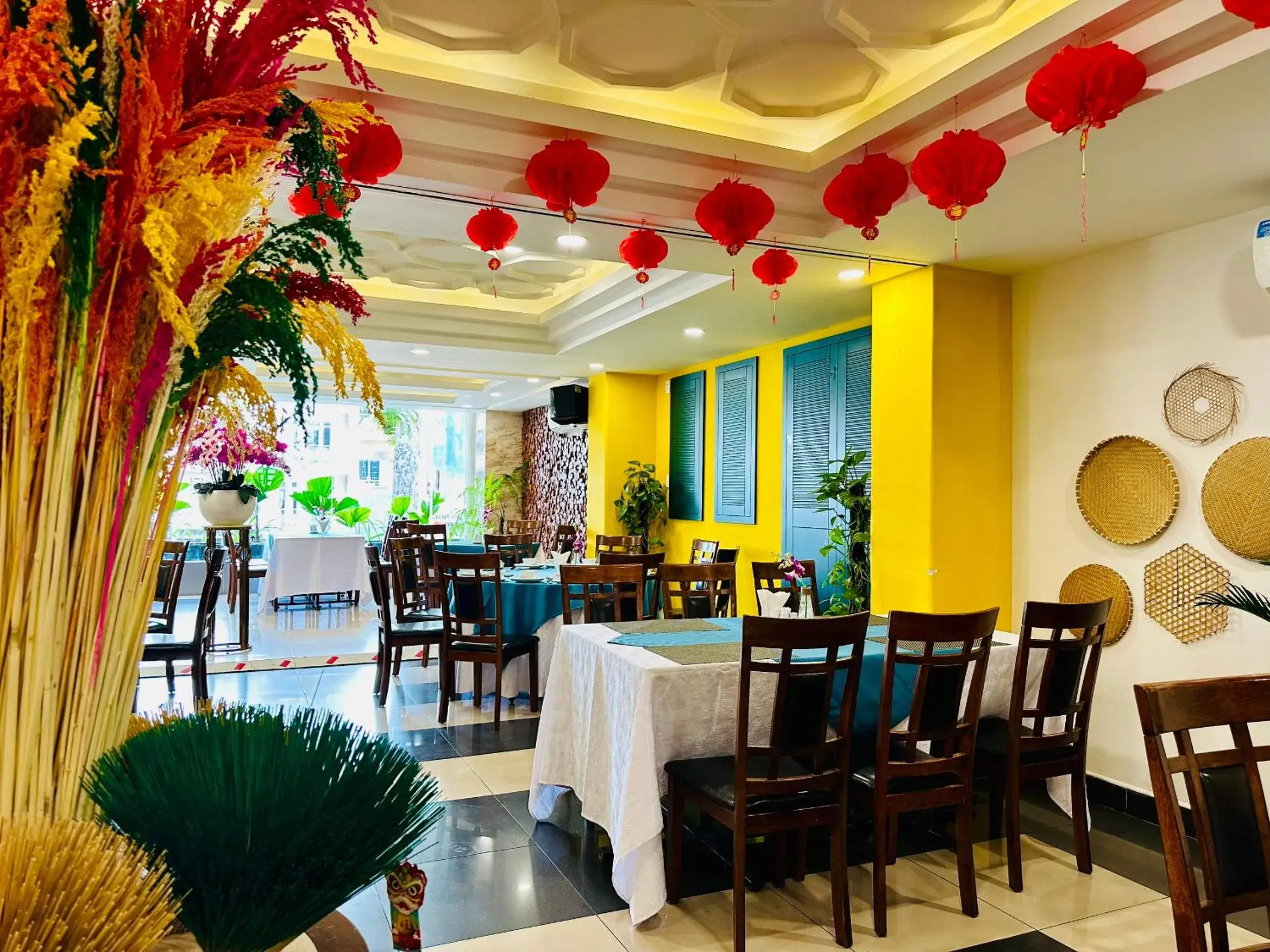 Restaurant/Places to Eat in Sunshine Antique Hotel Saigon