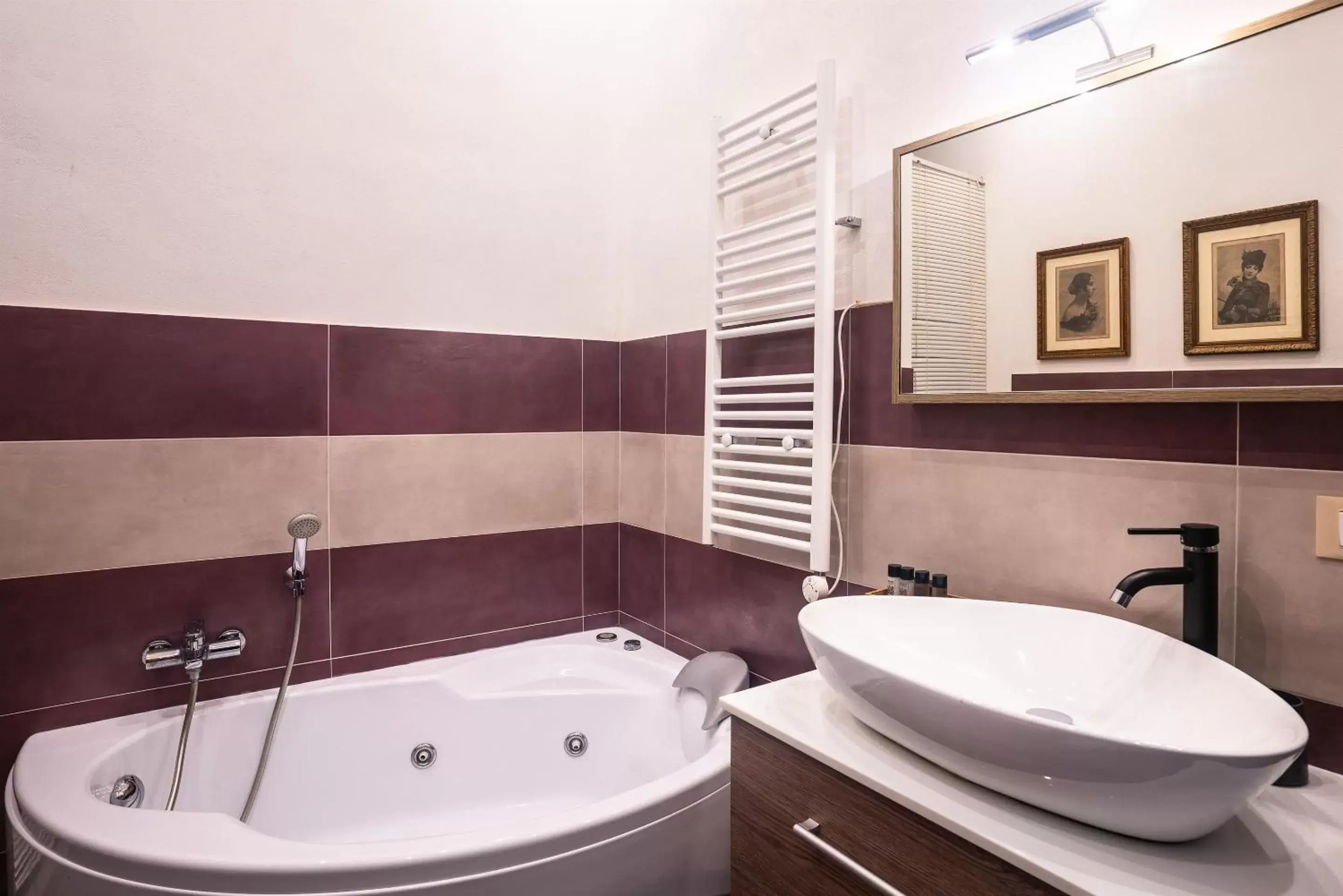 Hot Tub, Bathroom in Palazzo Gilistro