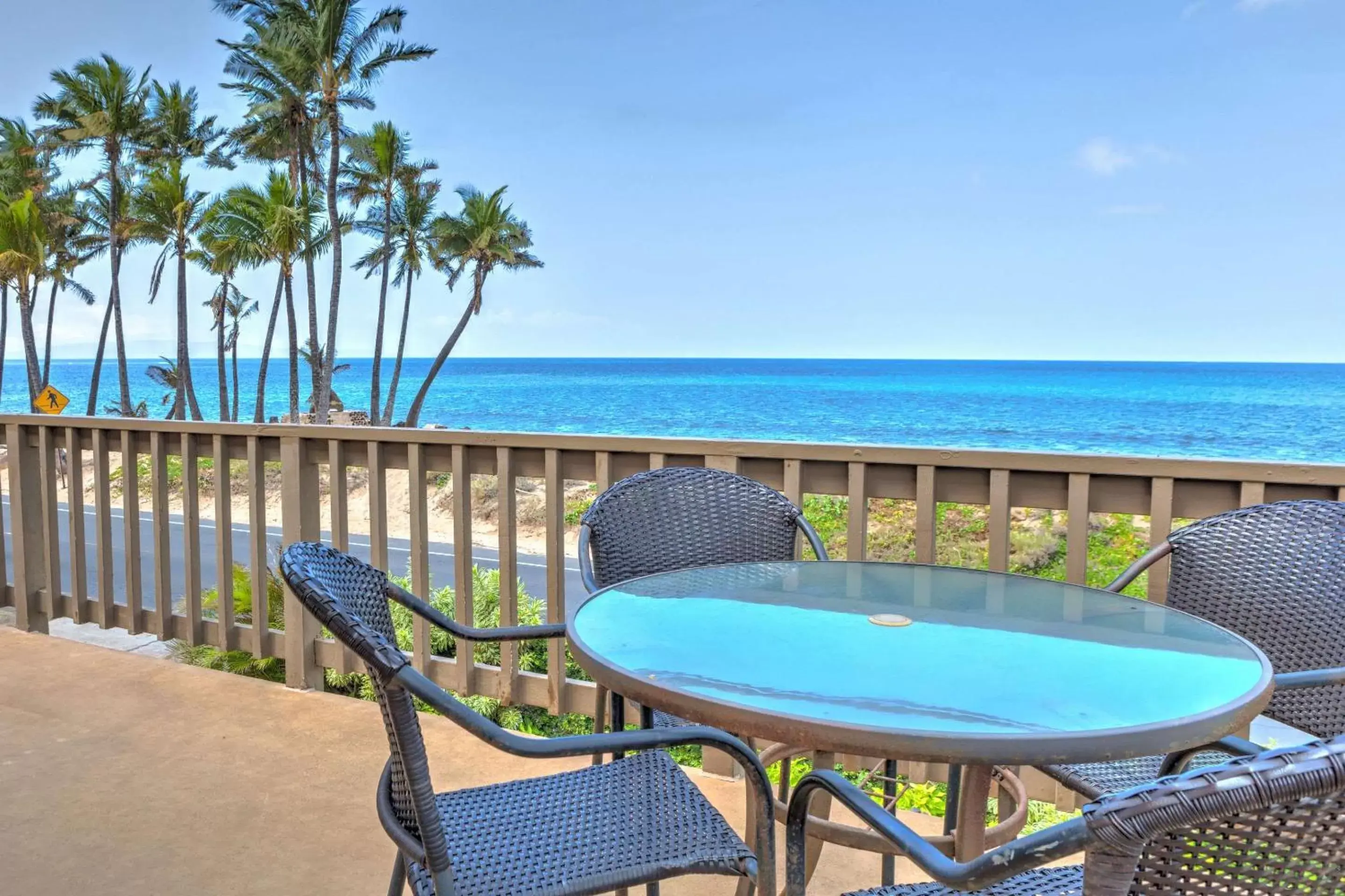 Photo of the whole room, Balcony/Terrace in Kohea Kai Maui, Ascend Hotel Collection