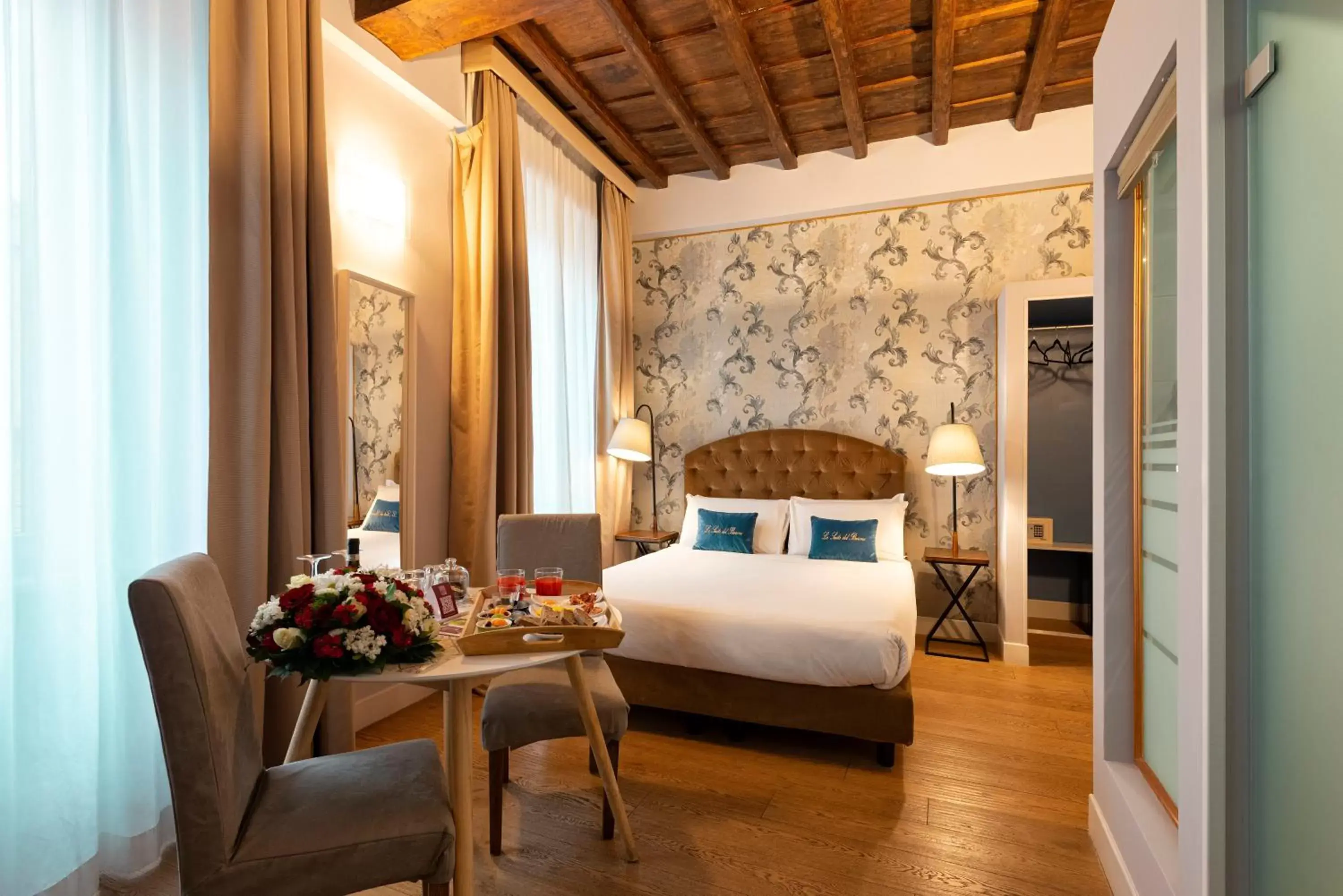 View (from property/room), Bed in Le Suite del Barone