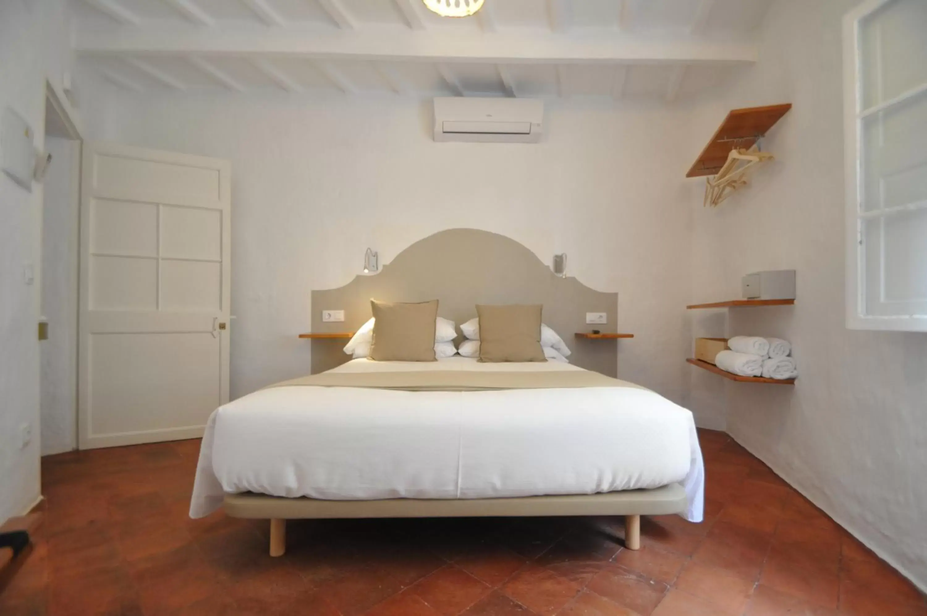 Photo of the whole room, Bed in Port Antic Ciutadella by My Rooms Hotels