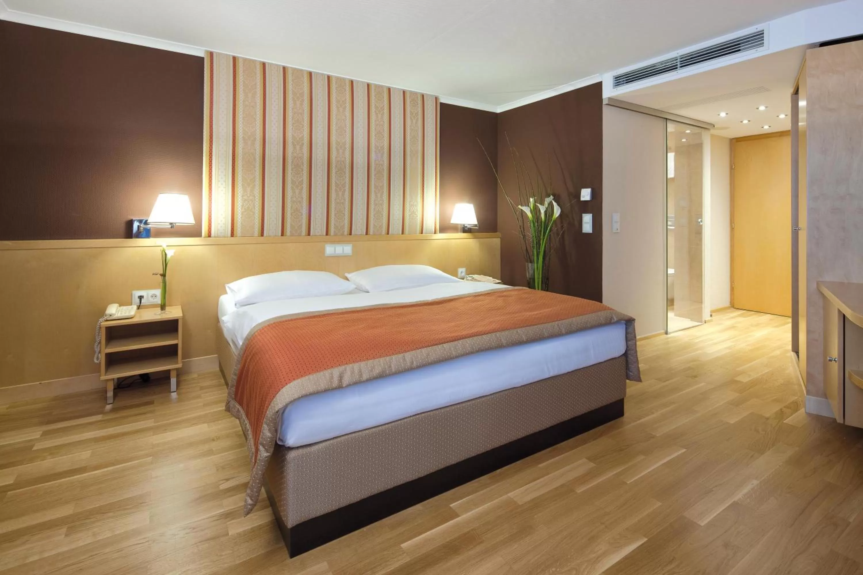 Bed in Austria Trend Hotel Ananas Wien