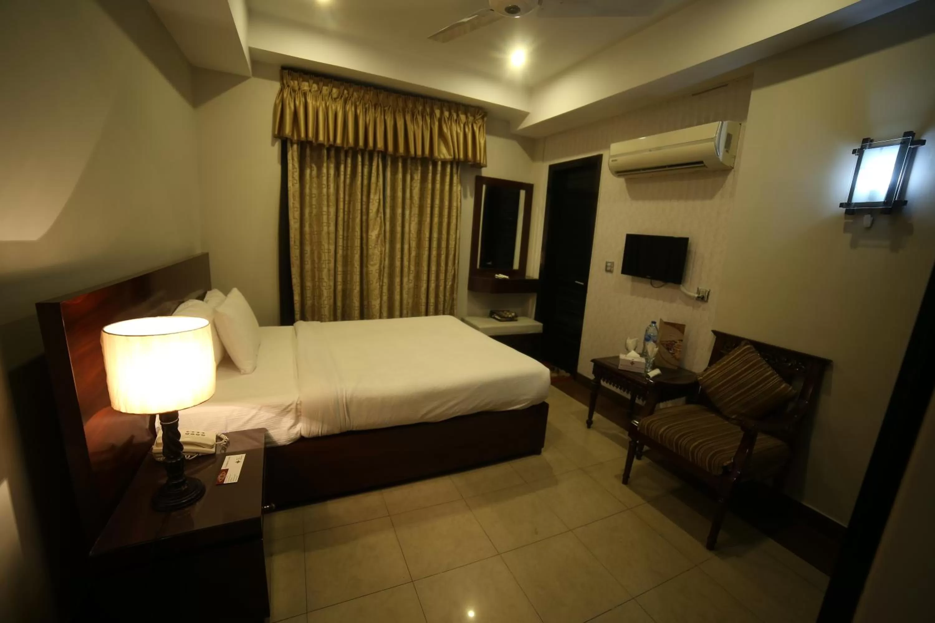 Bedroom in Hotel Multan Continental