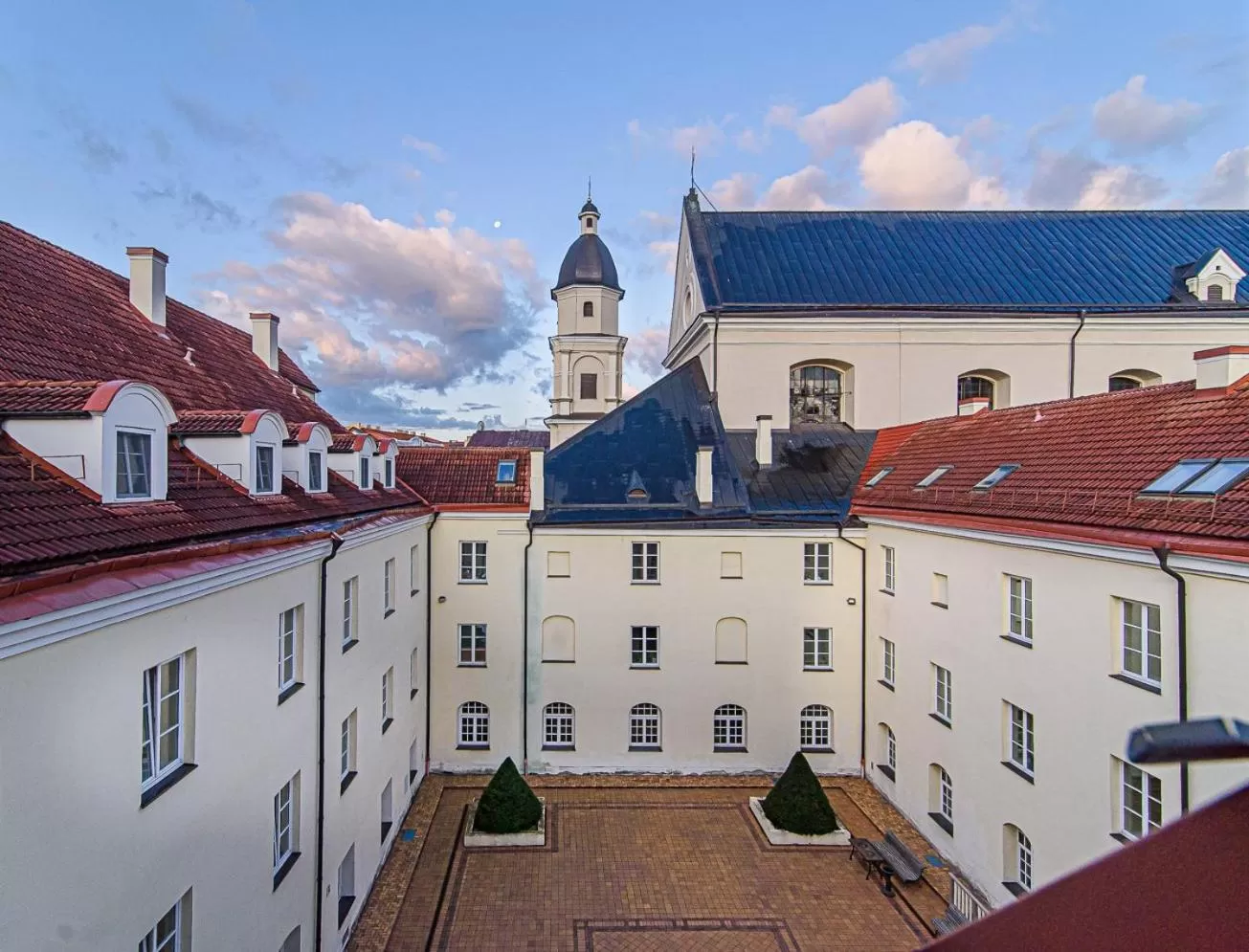 Property building in Domus Maria