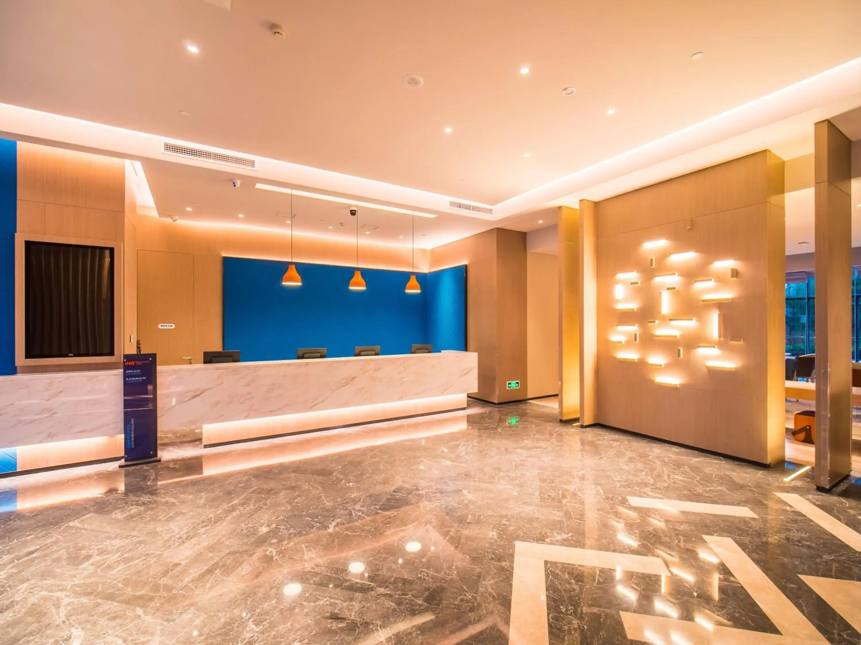 Property building, Lobby/Reception in Holiday Inn Express Kunming West, an IHG Hotel