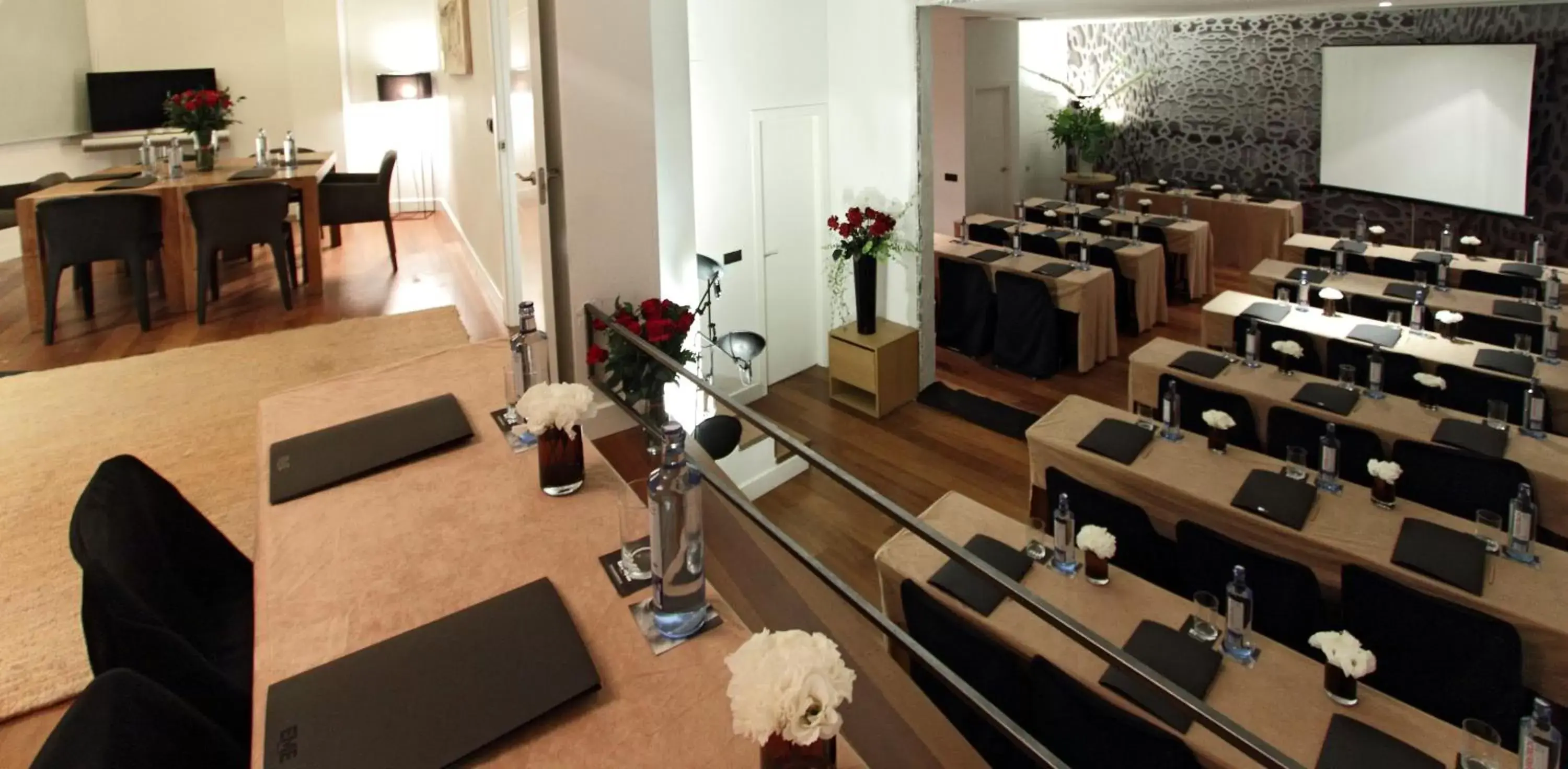 Business facilities, Lounge/Bar in EME Catedral Hotel