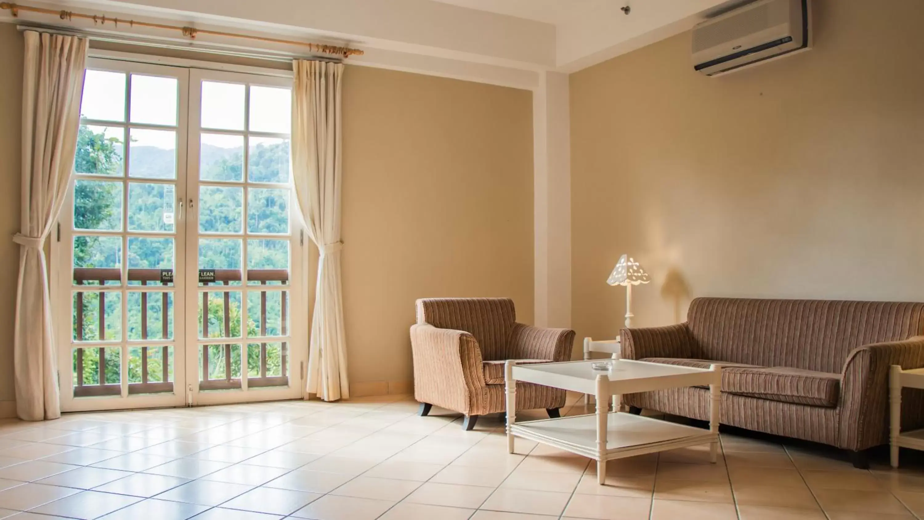 Living room, Seating Area in Colmar Tropicale