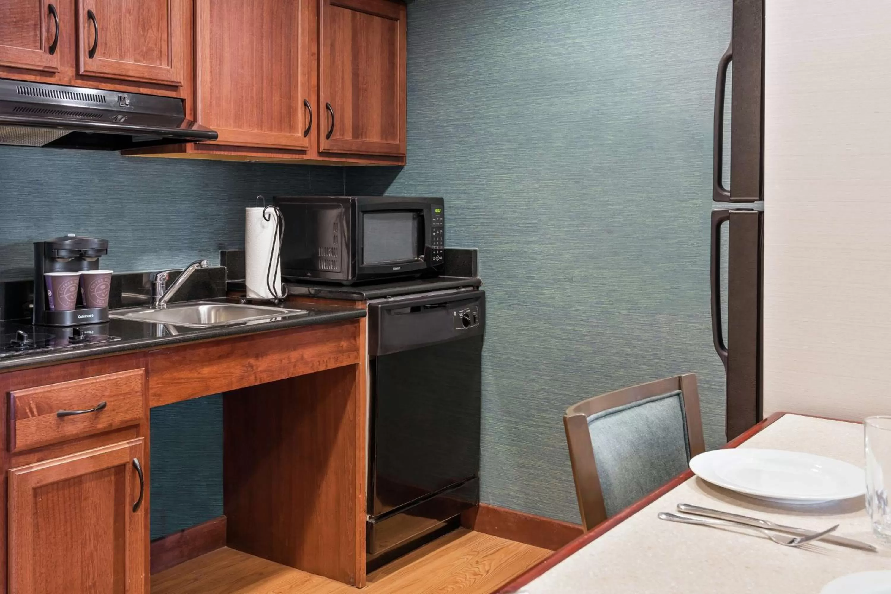 Kitchen or kitchenette in Homewood Suites by Hilton Cleveland-Beachwood