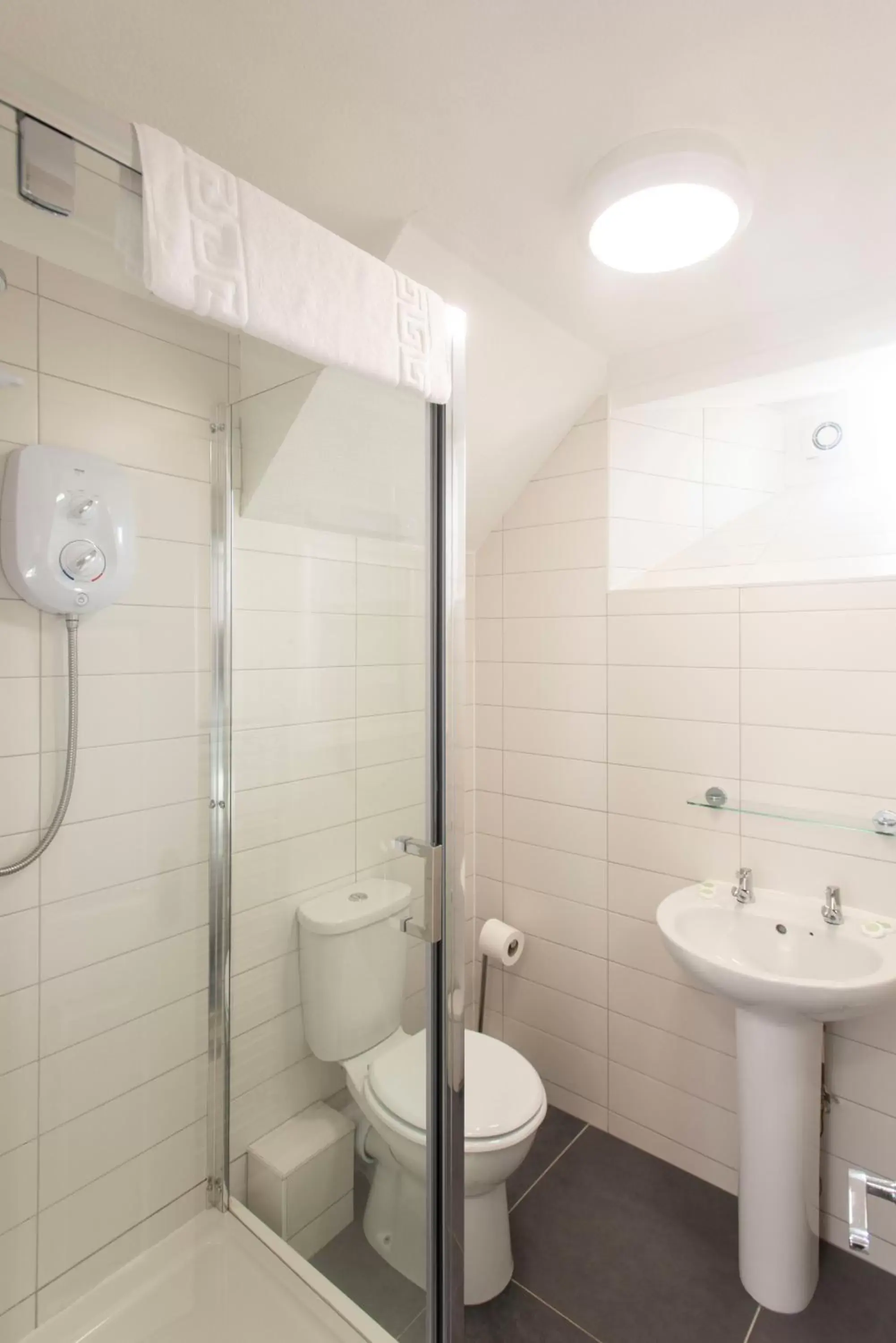 Shower, Bathroom in Tregenna Castle Resort