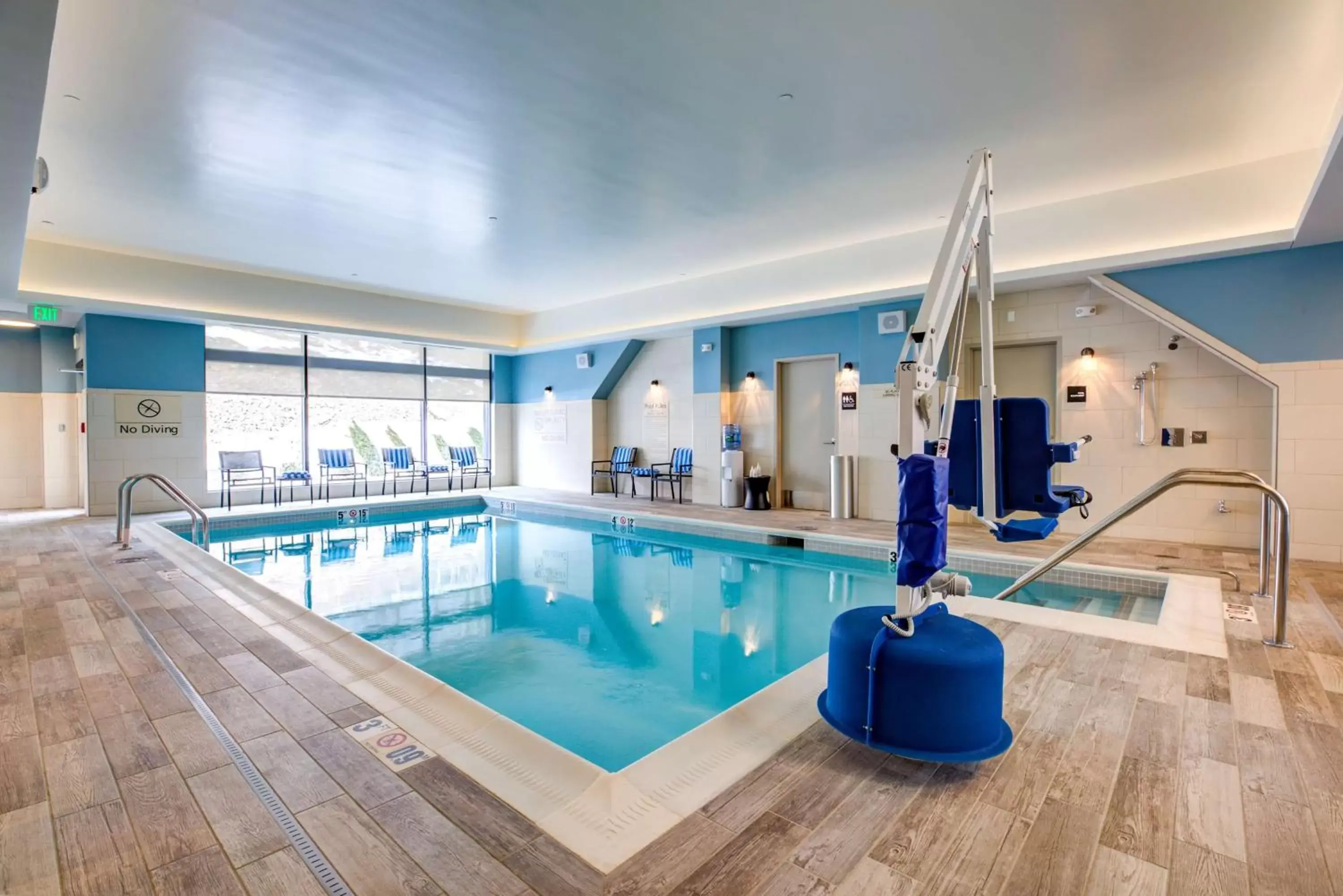 Pool view, Swimming Pool in Hampton Inn & Suites Boston/Waltham