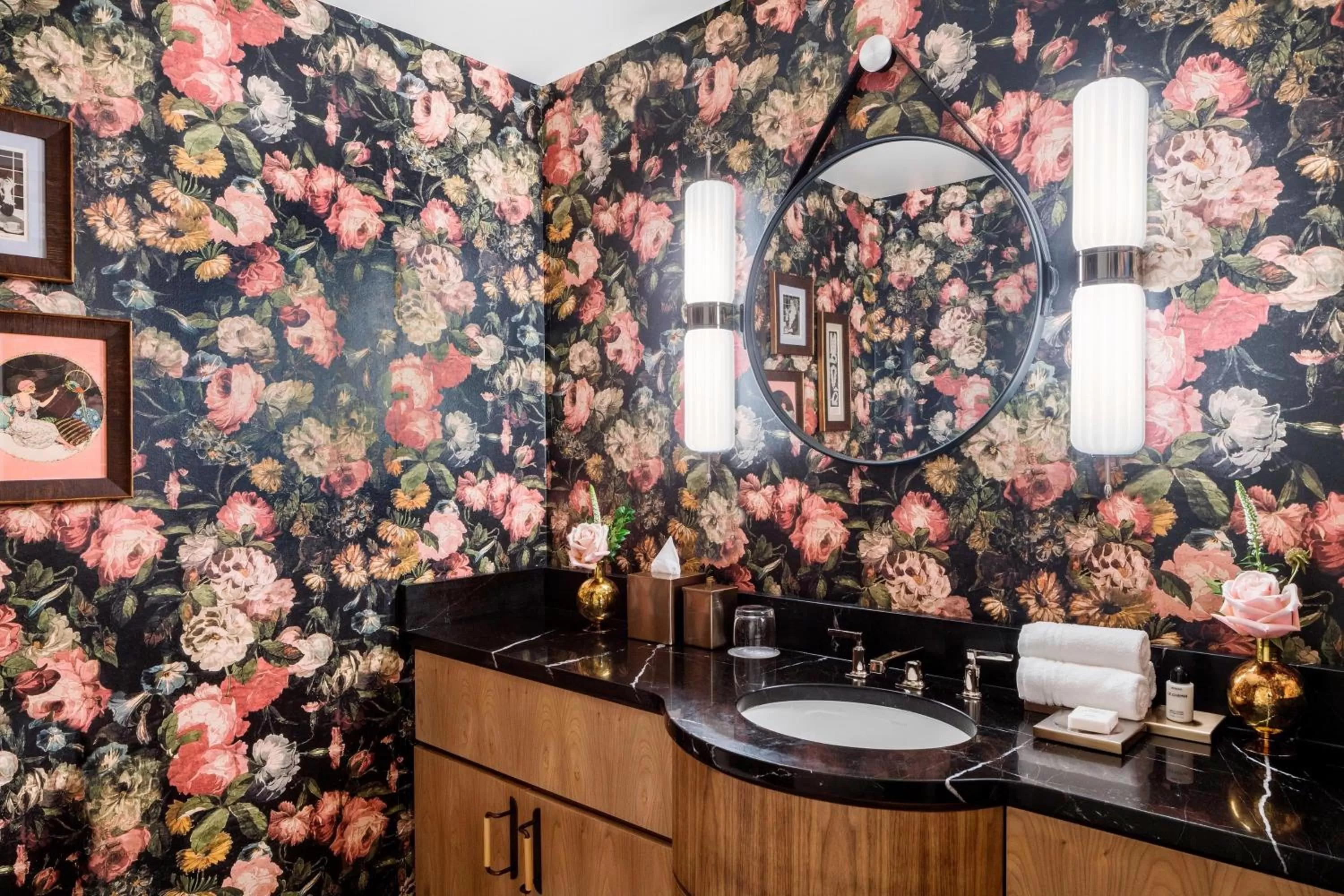 Bathroom in Perry Lane Hotel, a Luxury Collection Hotel, Savannah