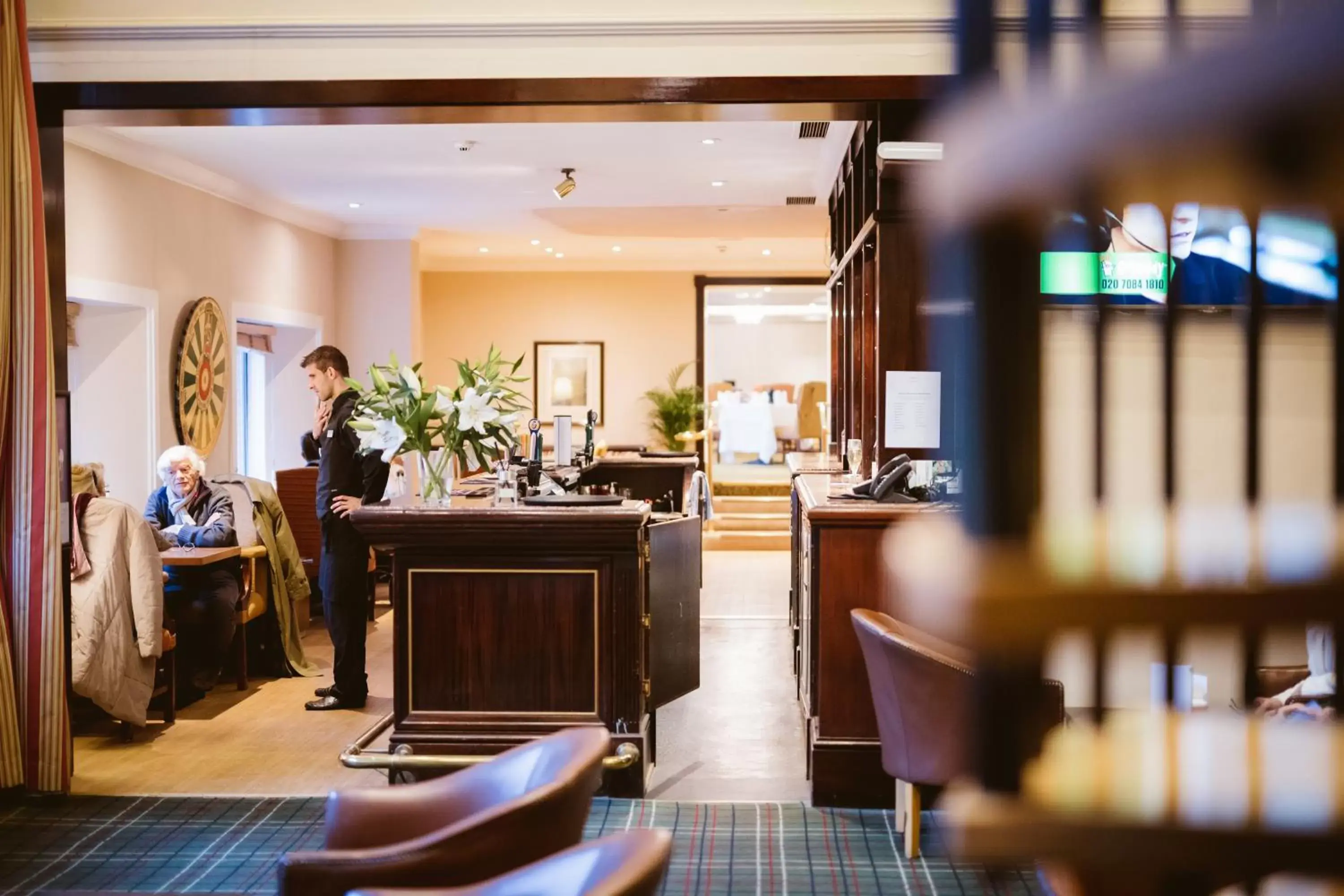 Lounge or bar, Lobby/Reception in Mercure Winchester Wessex Hotel