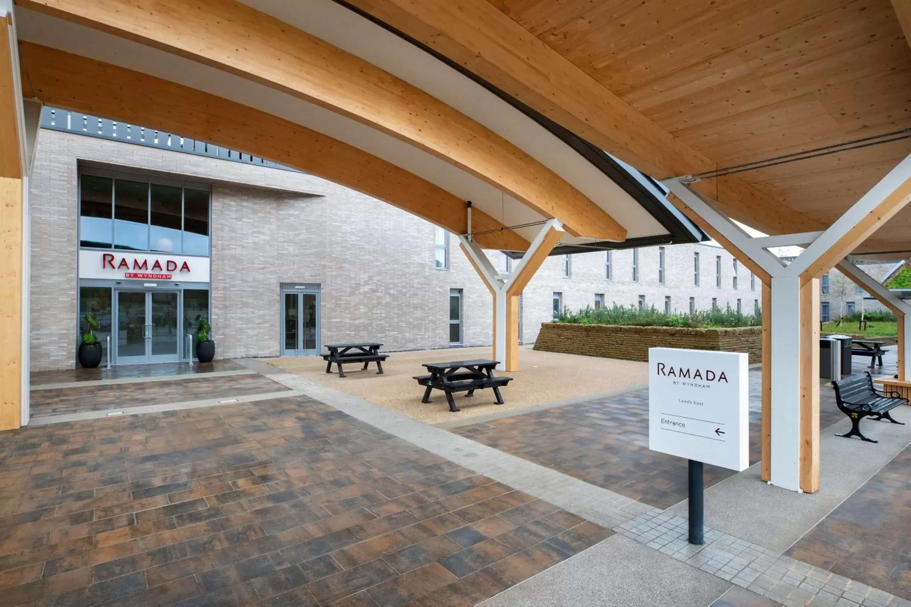 Facade/entrance in Ramada by Wyndham Leeds East Facade/entrance in Ramada by Wyndham Leeds East