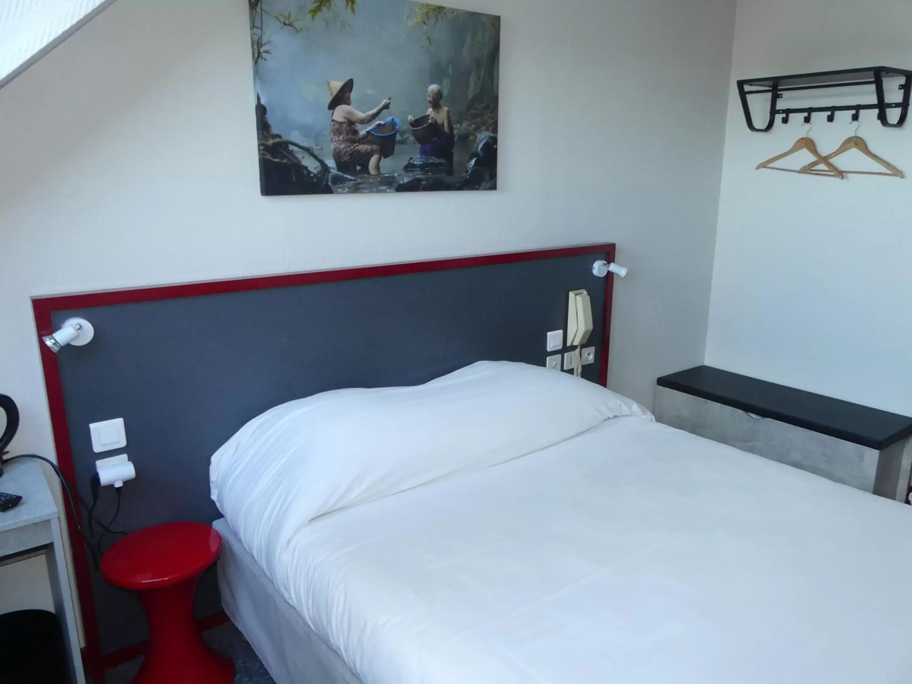 Bed in Logis REX HOTEL Lorient