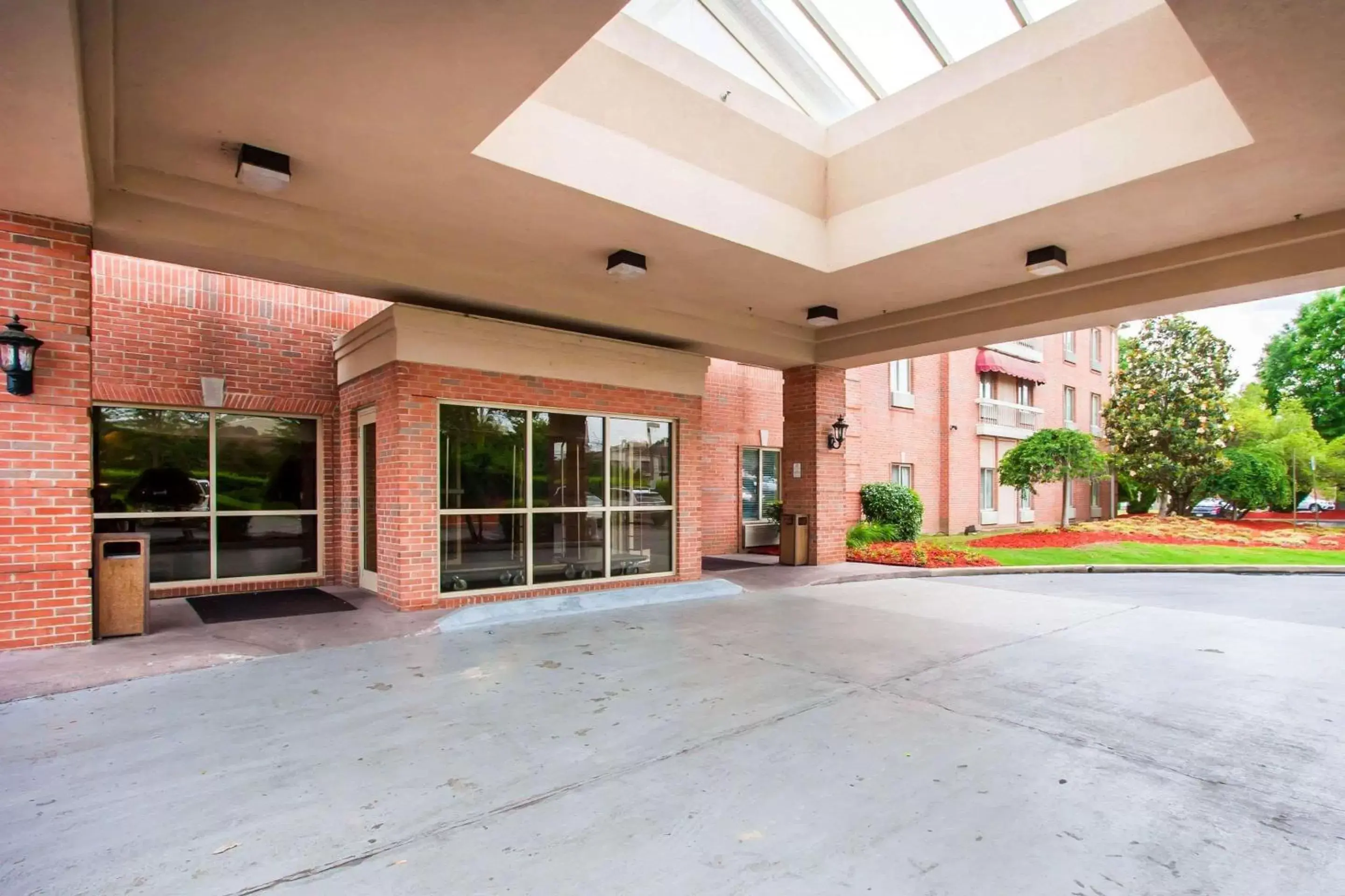 Property building in Quality Inn & Suites Germantown North