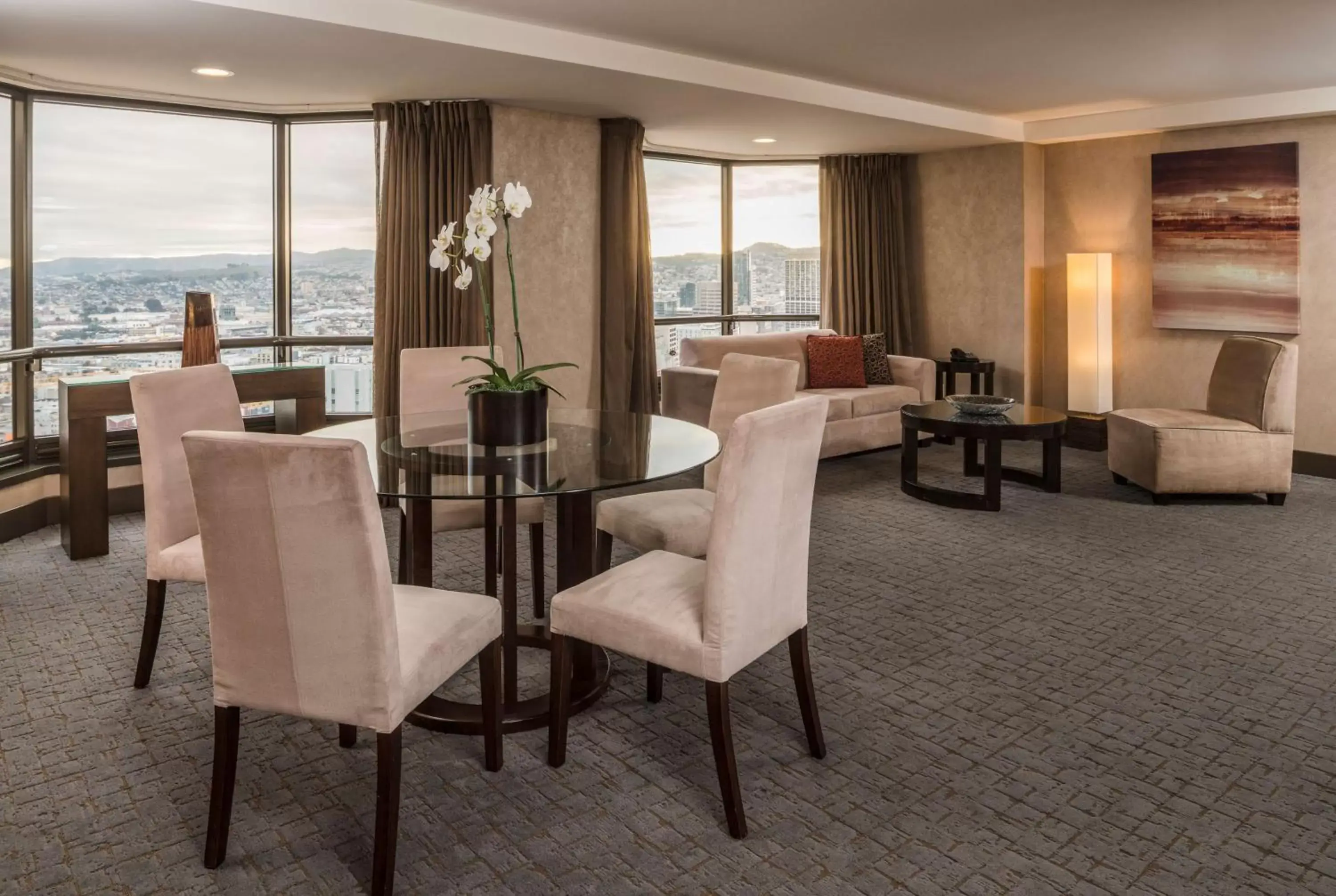 Living room, Seating Area in Hilton Parc 55 San Francisco Union Square