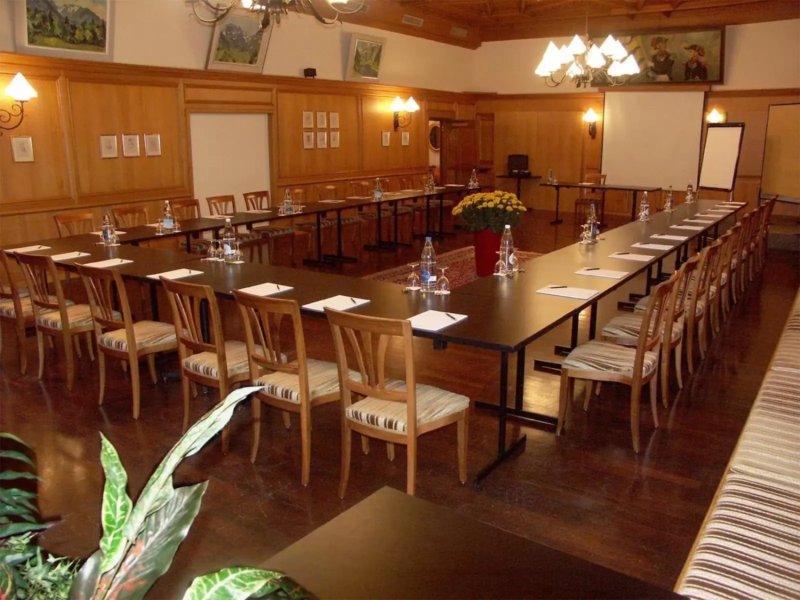 Business facilities, Restaurant/Places to Eat in Romantik Hotel Säntis