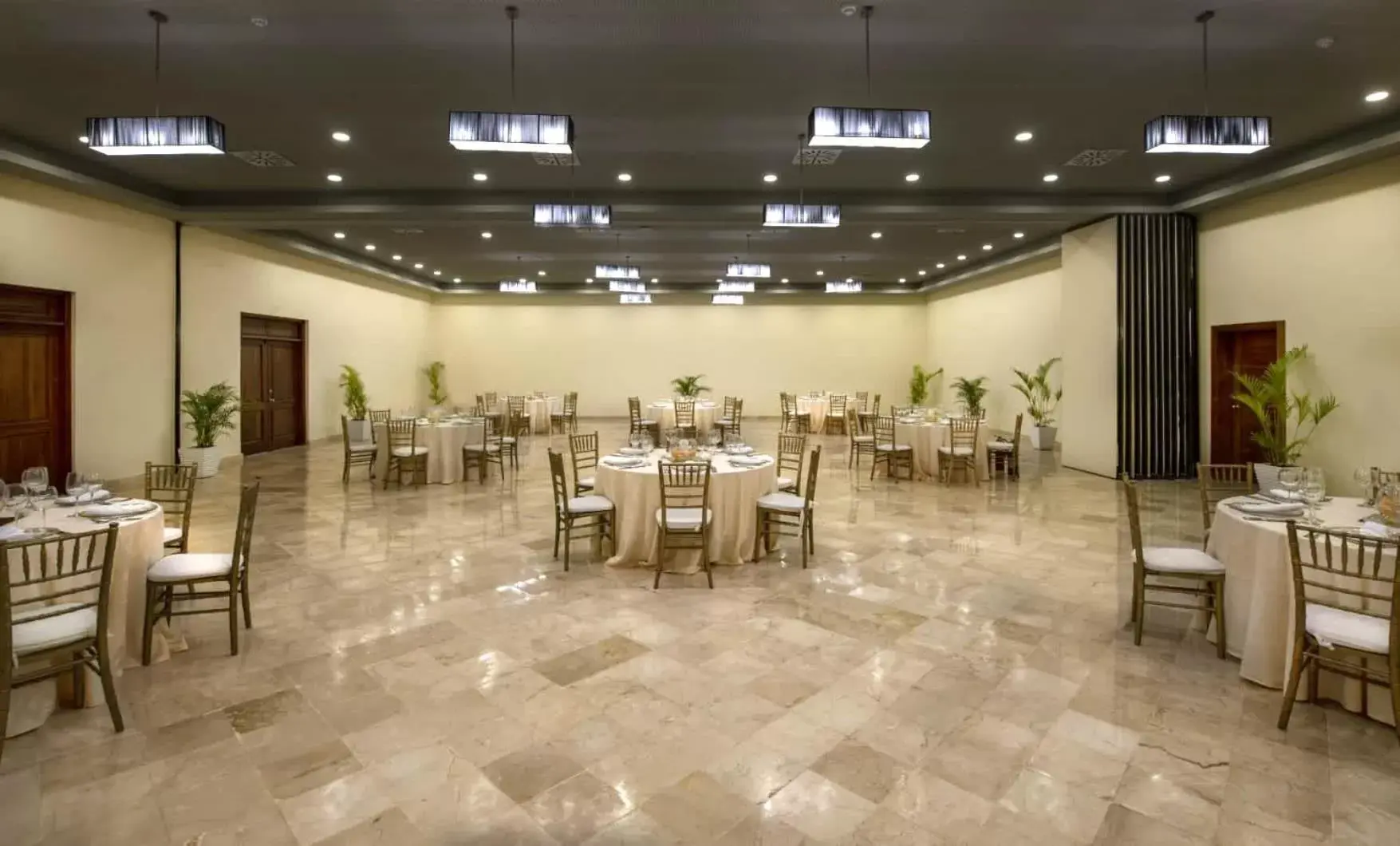 Meeting/conference room, Restaurant/Places to Eat in Impressive Premium Punta Cana - All Inclusive