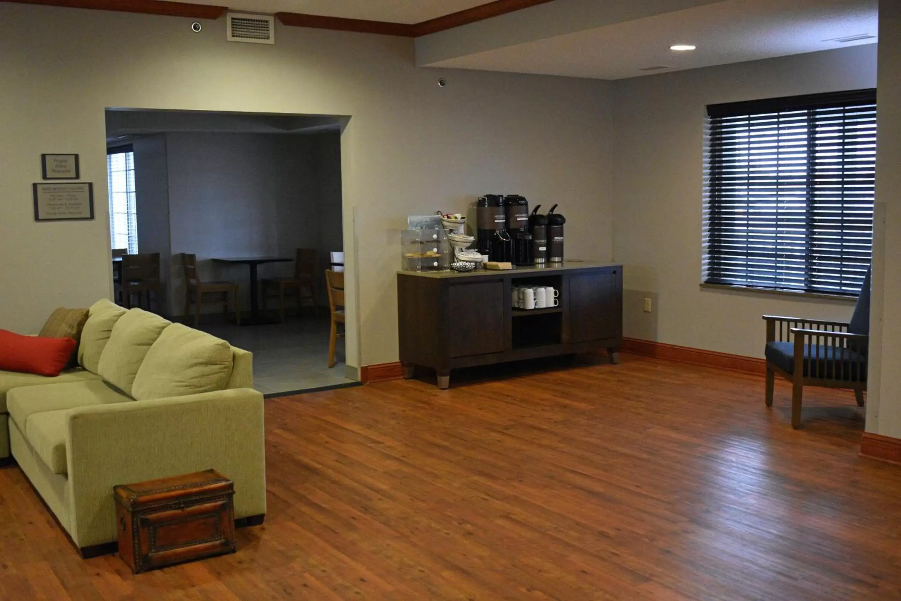 Lobby or reception, Seating Area in Country Inn & Suites by Radisson, Northwood, IA